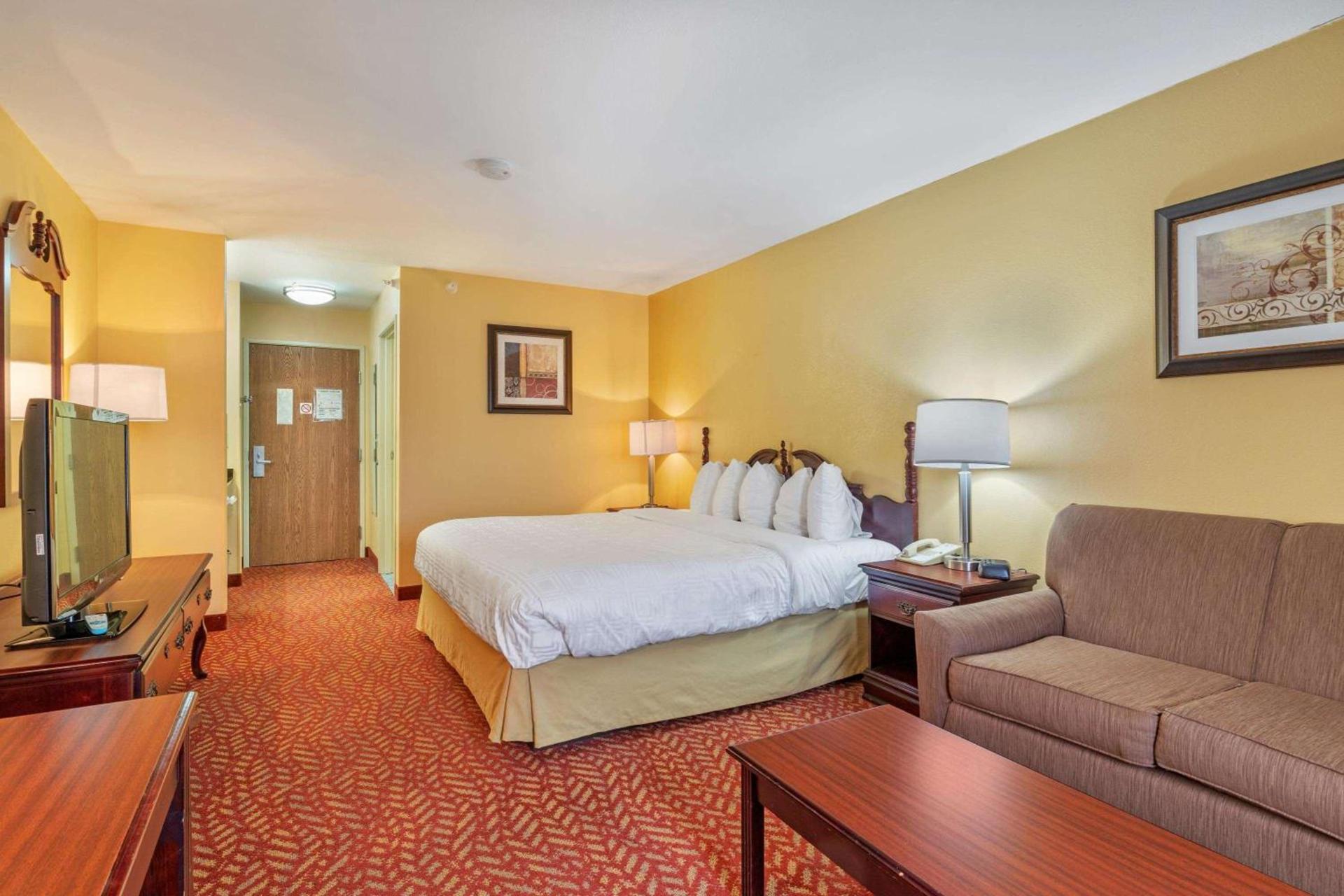 Best Western Clearlake Plaza photo 16