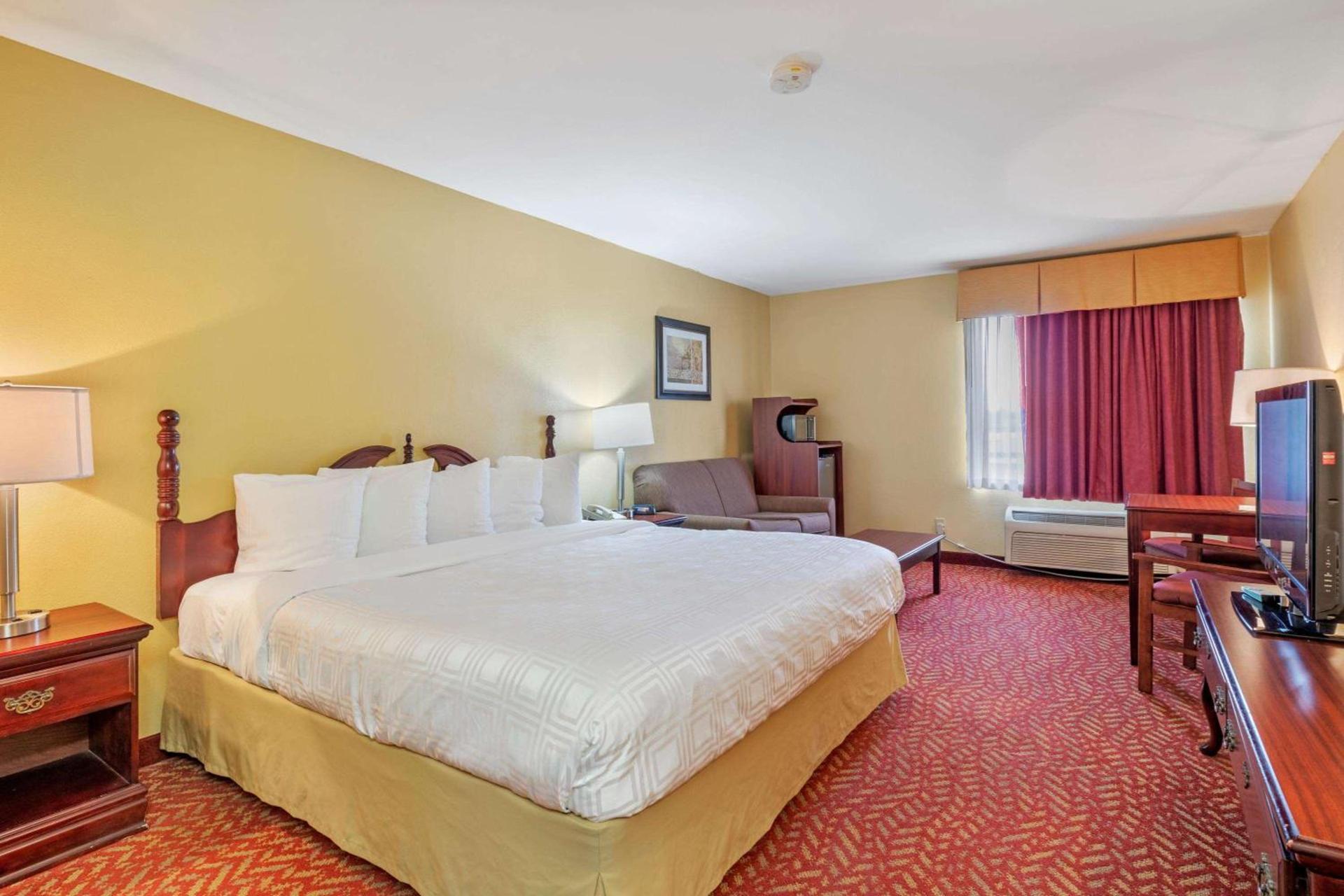 Best Western Clearlake Plaza photo 11
