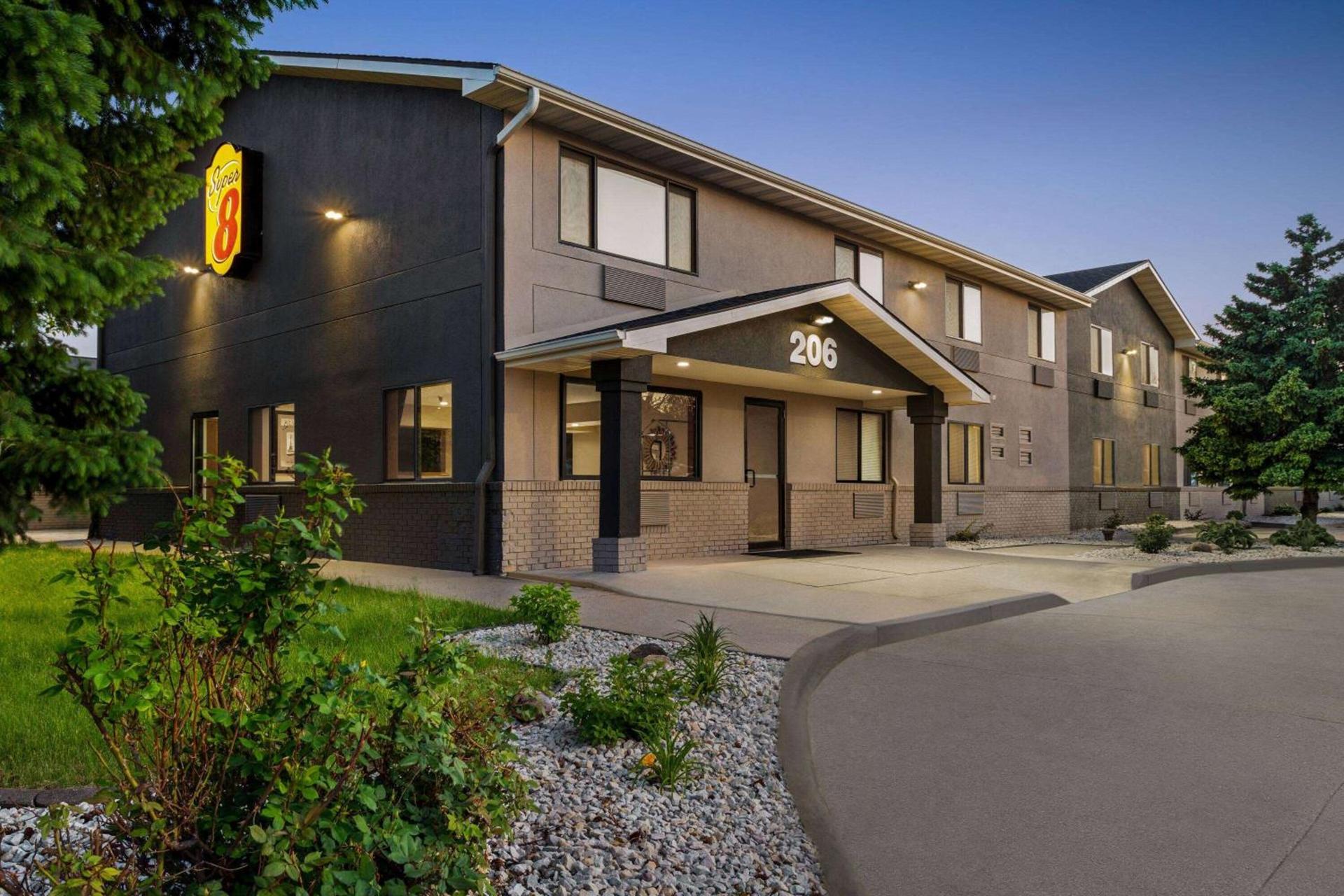 Super 8 by Wyndham Ankeny/Des Moines Area — hotel in Ankeny