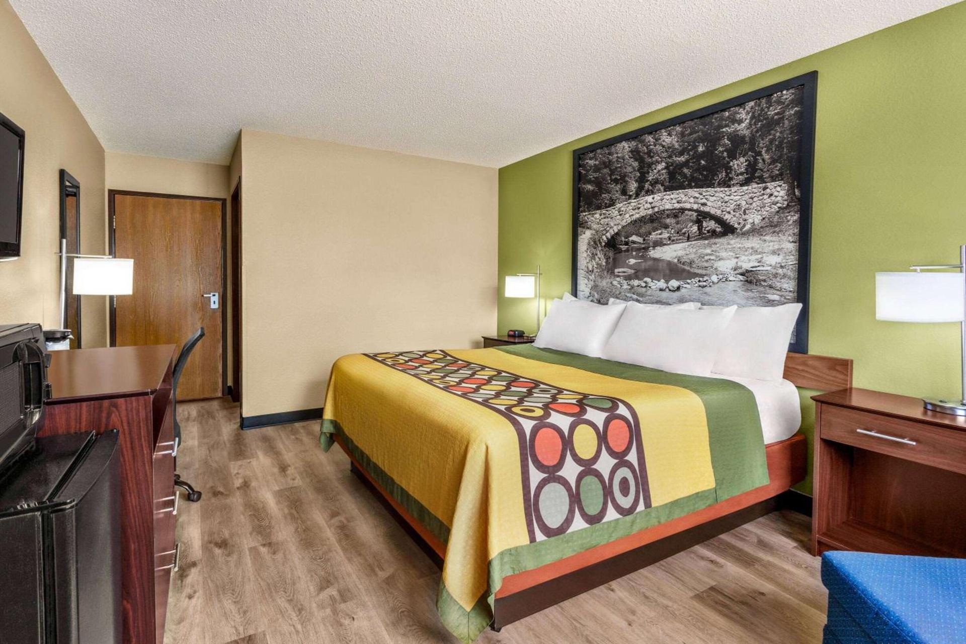 Super 8 by Wyndham Ankeny/Des Moines Area photo 9