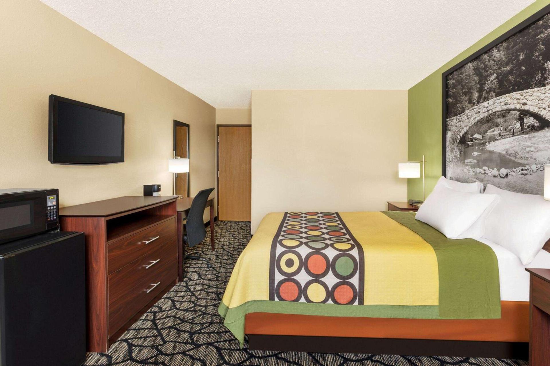 Super 8 by Wyndham Ankeny/Des Moines Area photo 11