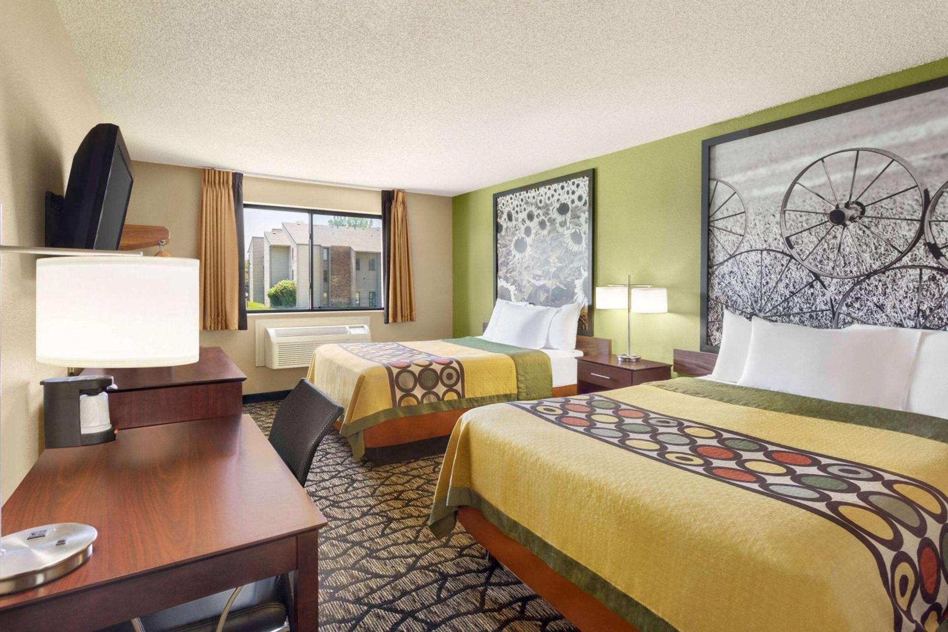 Super 8 by Wyndham Ankeny/Des Moines Area photo 13