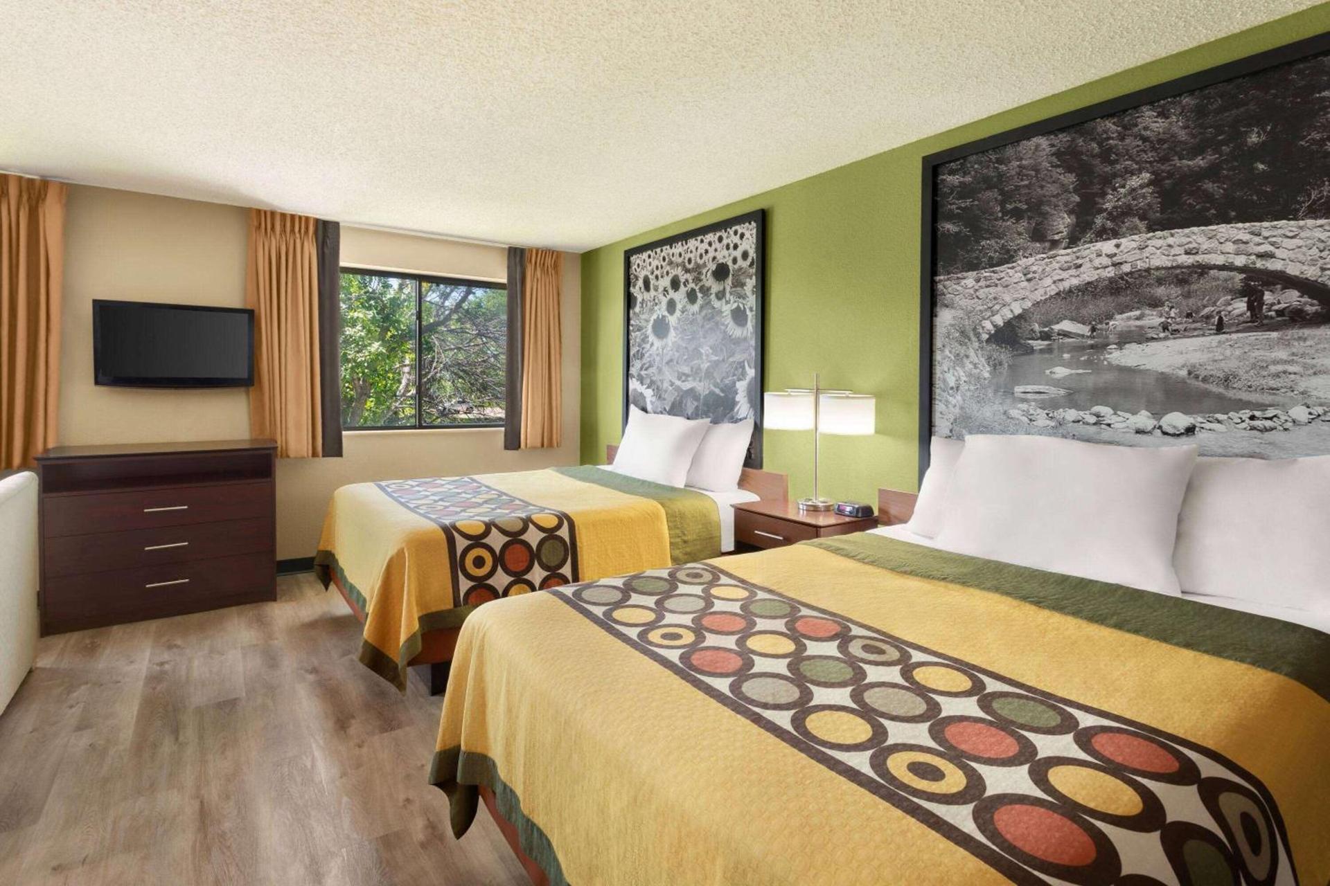 Super 8 by Wyndham Ankeny/Des Moines Area photo 22