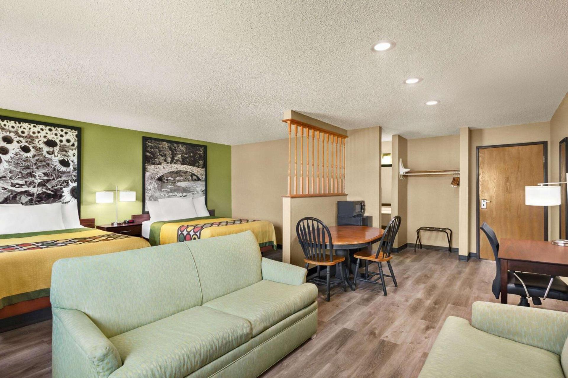 Super 8 by Wyndham Ankeny/Des Moines Area photo 23