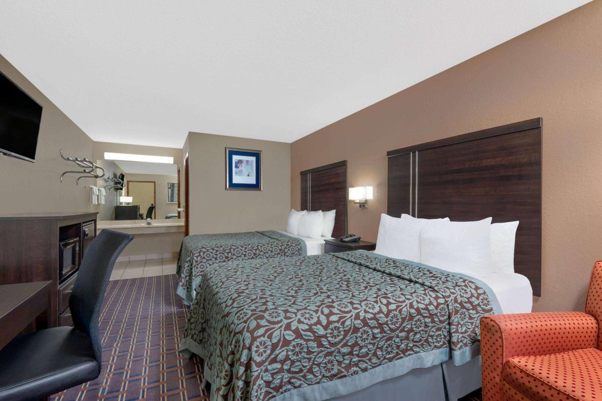 Days Inn by Wyndham Maumee/Toledo photo 5