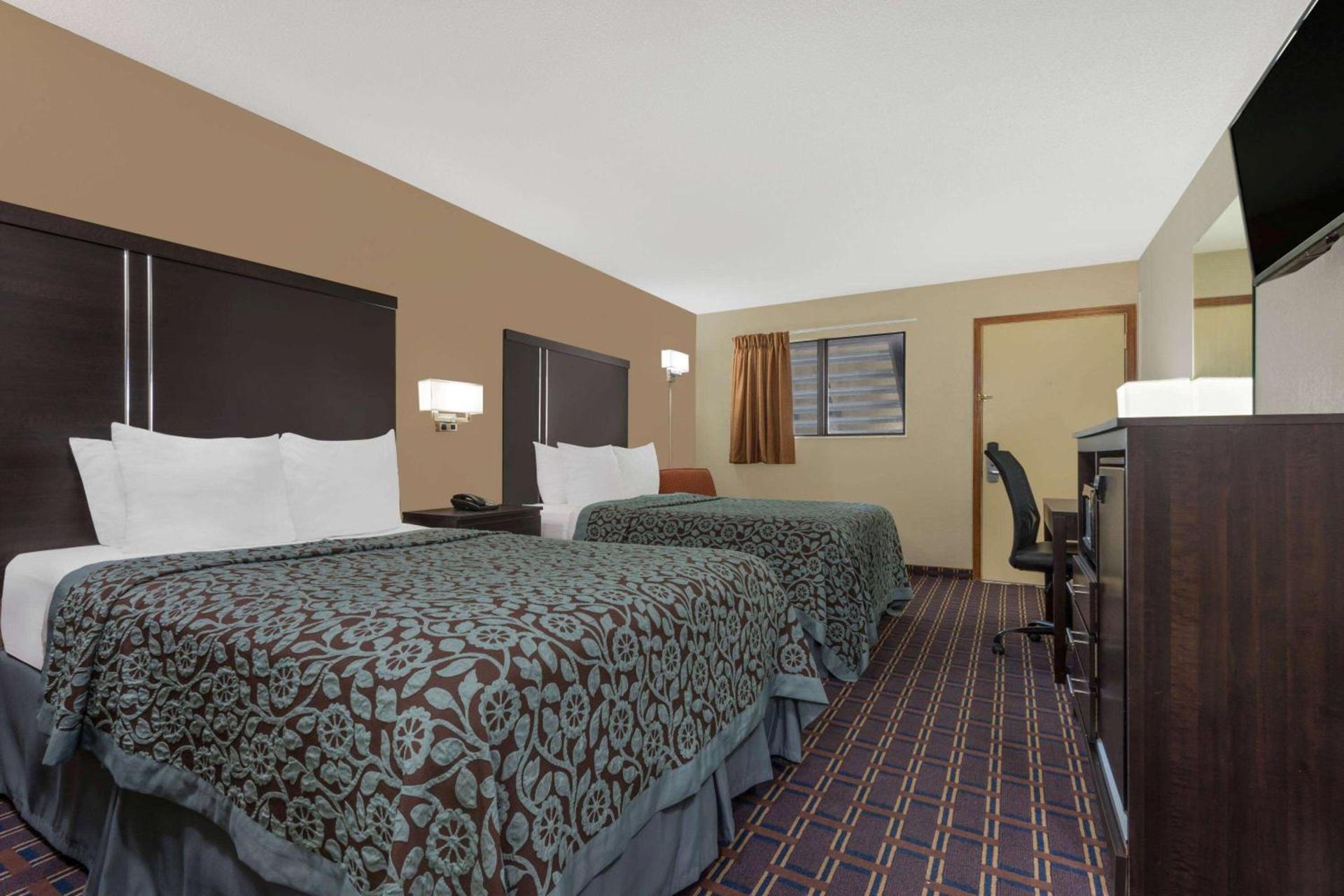 Days Inn by Wyndham Maumee/Toledo photo 12