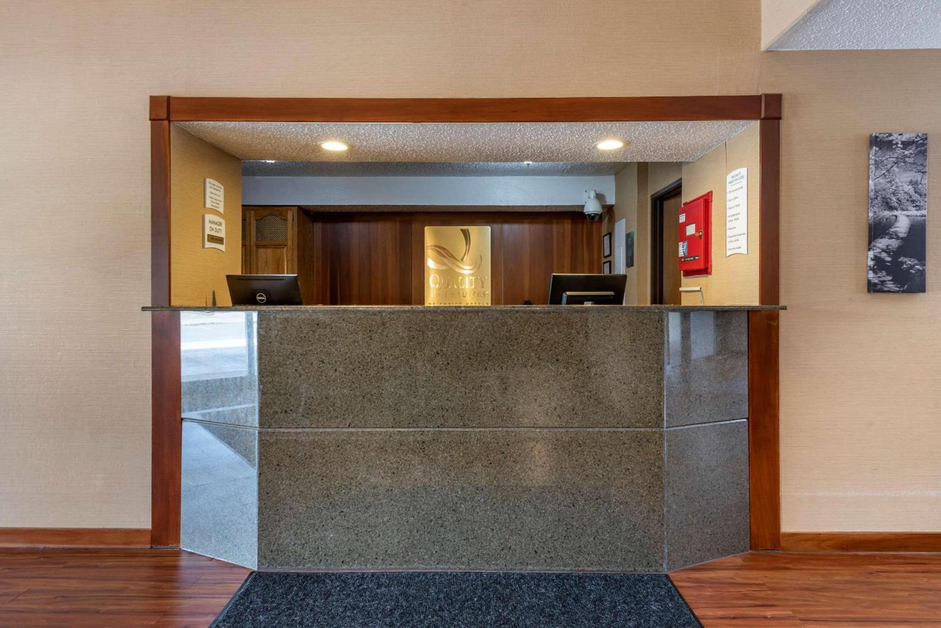 Quality Inn & Suites Warren photo 3