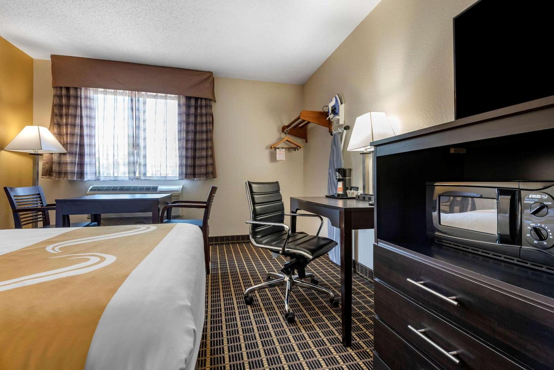 Quality Inn & Suites Warren photo 5
