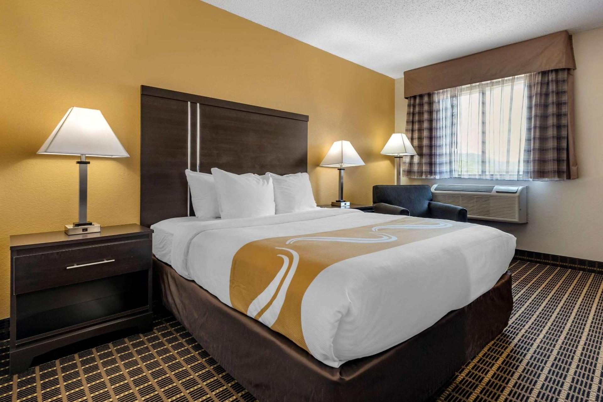 Quality Inn & Suites Warren photo 8