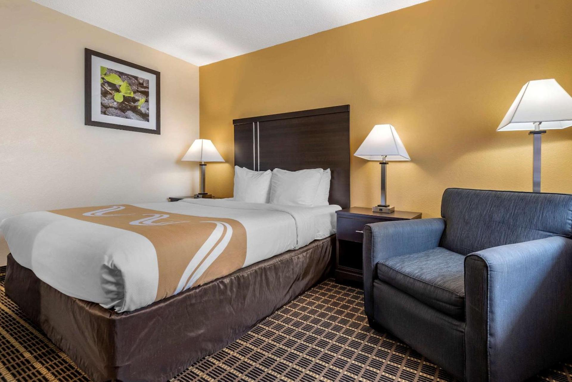 Quality Inn & Suites Warren photo 9