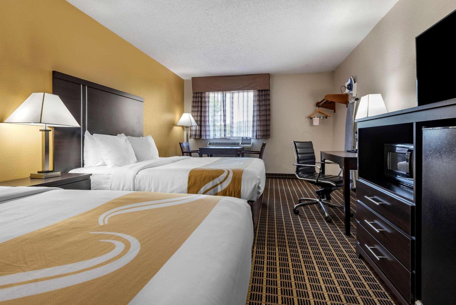 Quality Inn & Suites Warren photo 12