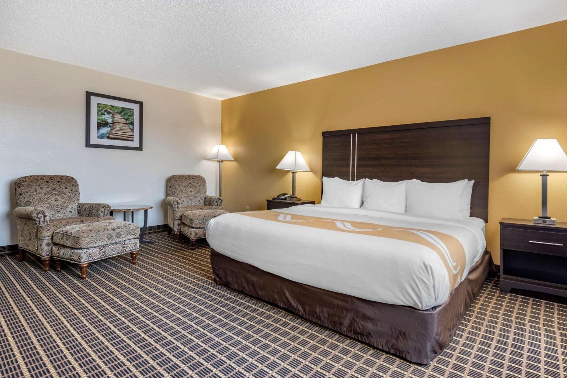 Quality Inn & Suites Warren photo 16
