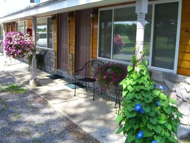 Savannah House Wine Country Inn & Cottages photo 6