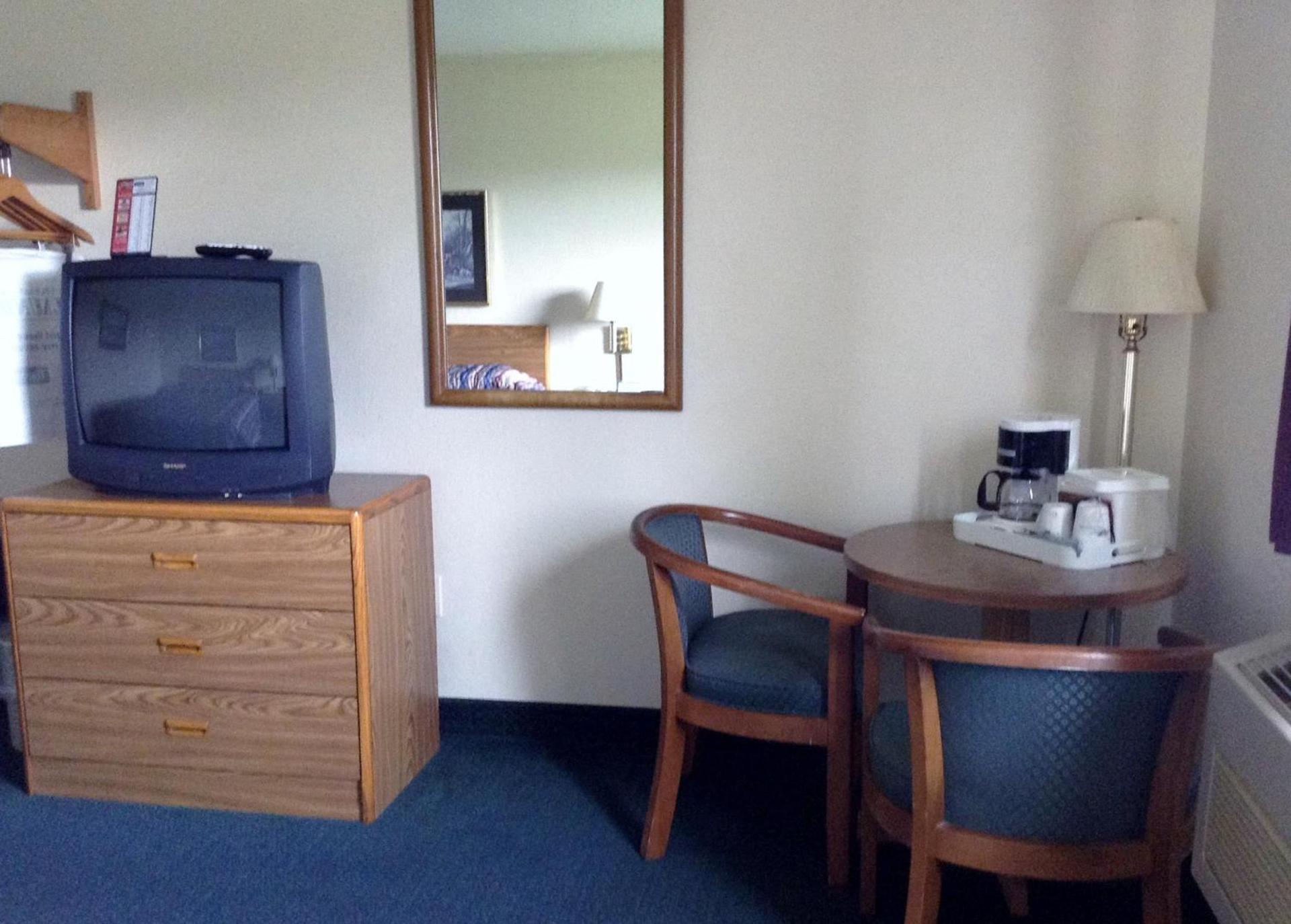 Travelodge by Wyndham Hudsonville photo 19