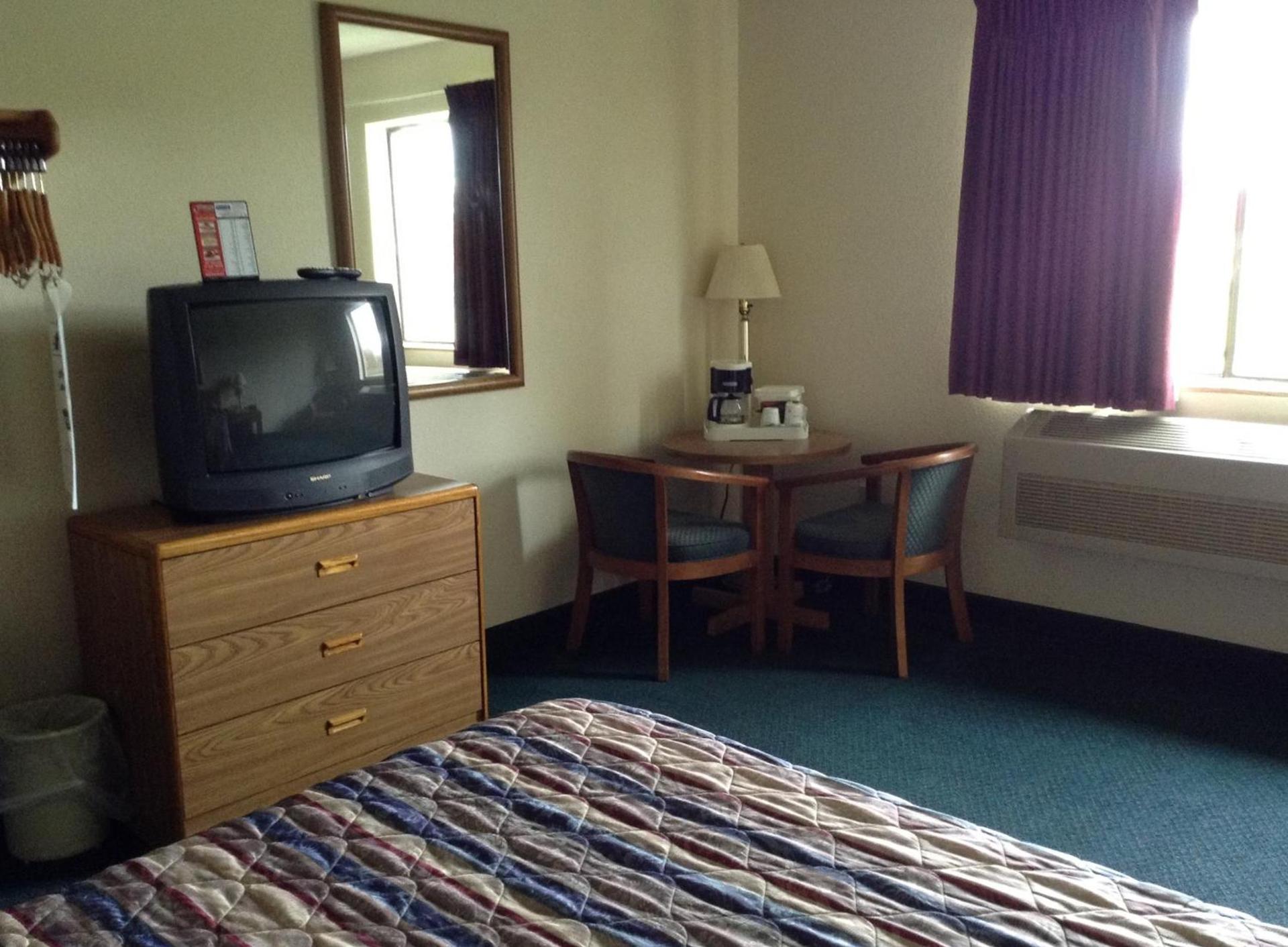 Travelodge by Wyndham Hudsonville photo 7