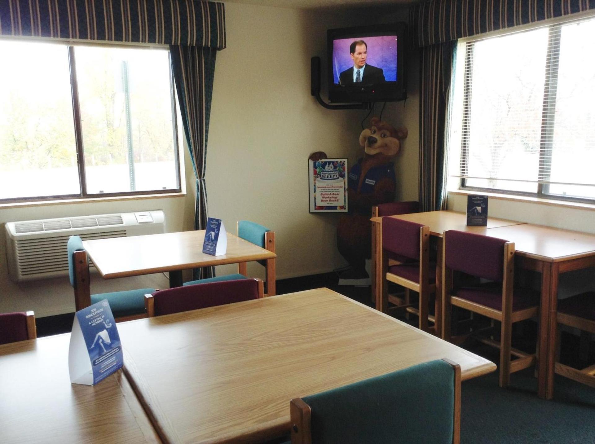 Travelodge by Wyndham Hudsonville photo 14