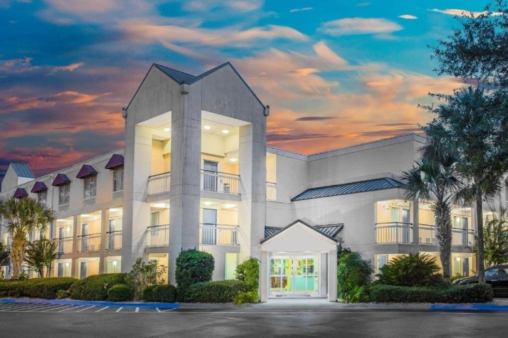 Hotel Carolina A Days Inn by Wyndham photo 40