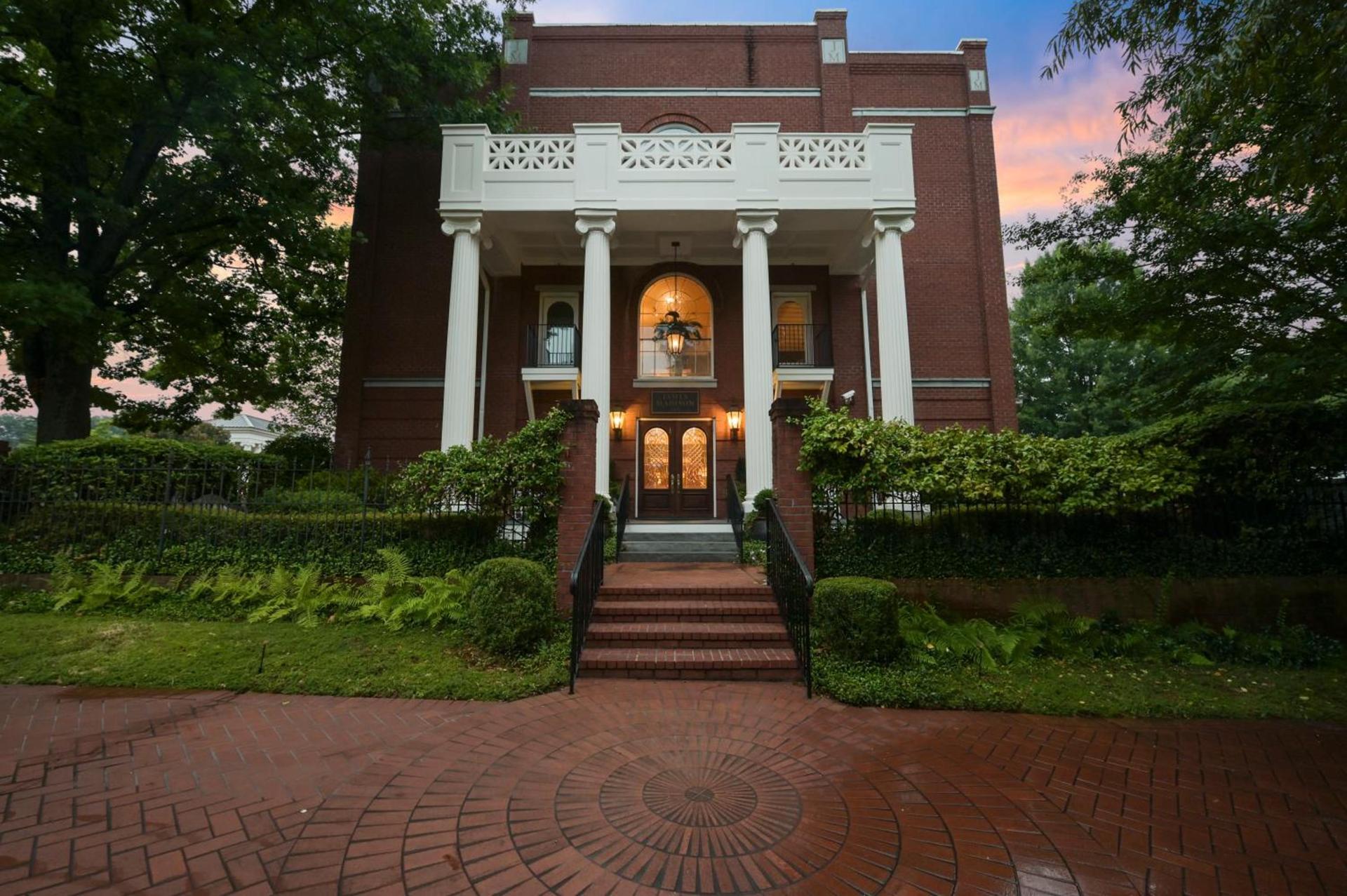 The James Madison Inn photo 42