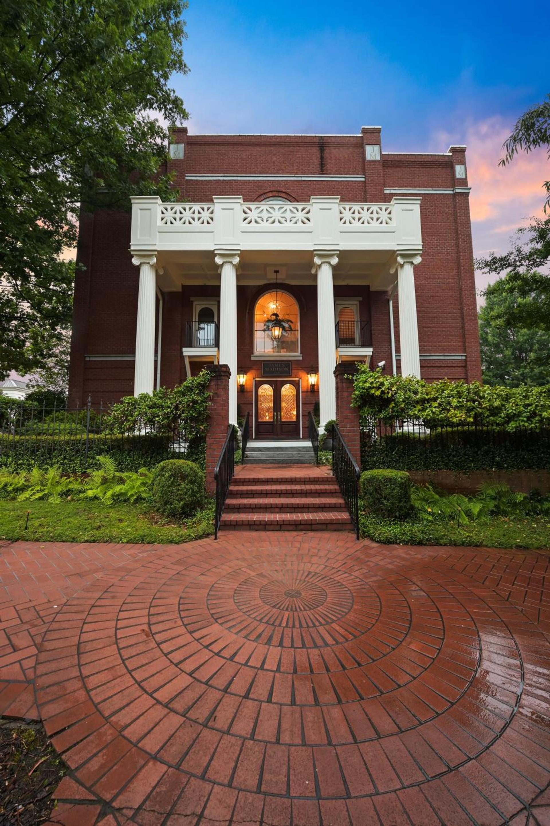 The James Madison Inn photo 34