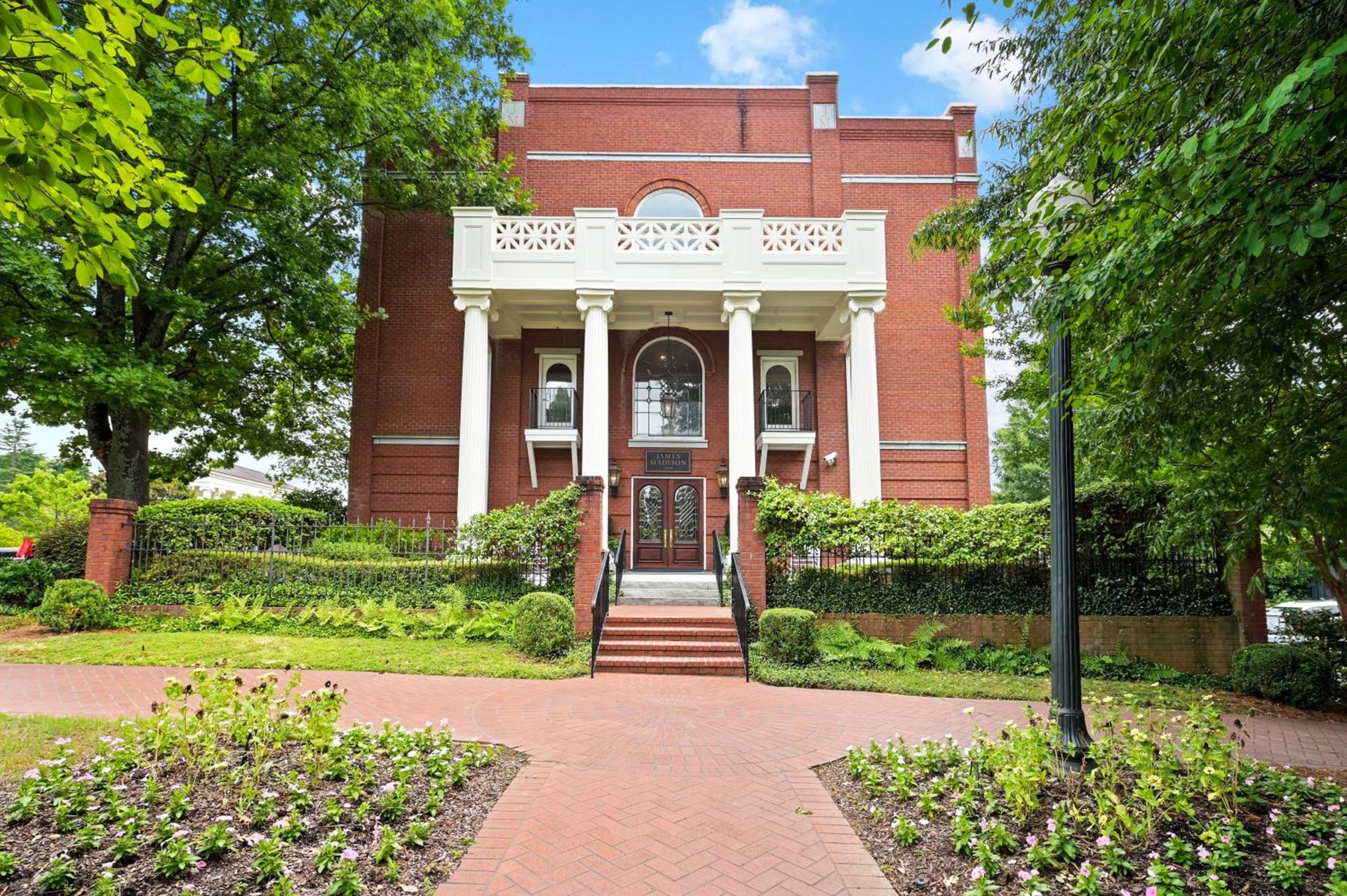 The James Madison Inn photo 43