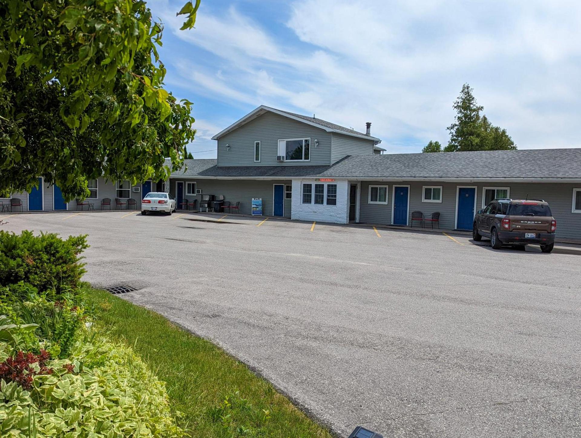 Huron Inn photo 4