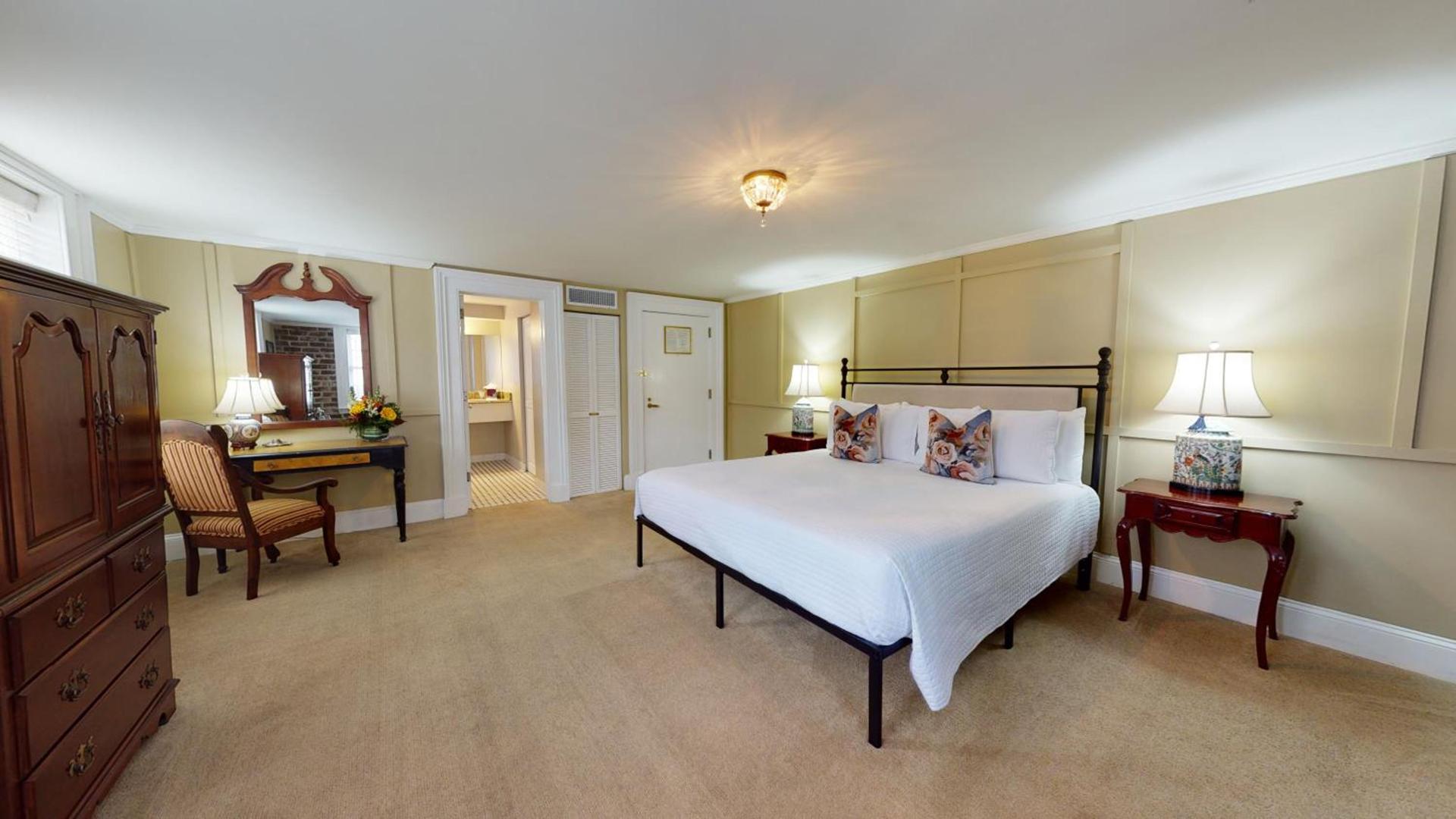 The Presidents' Quarters Inn photo 34