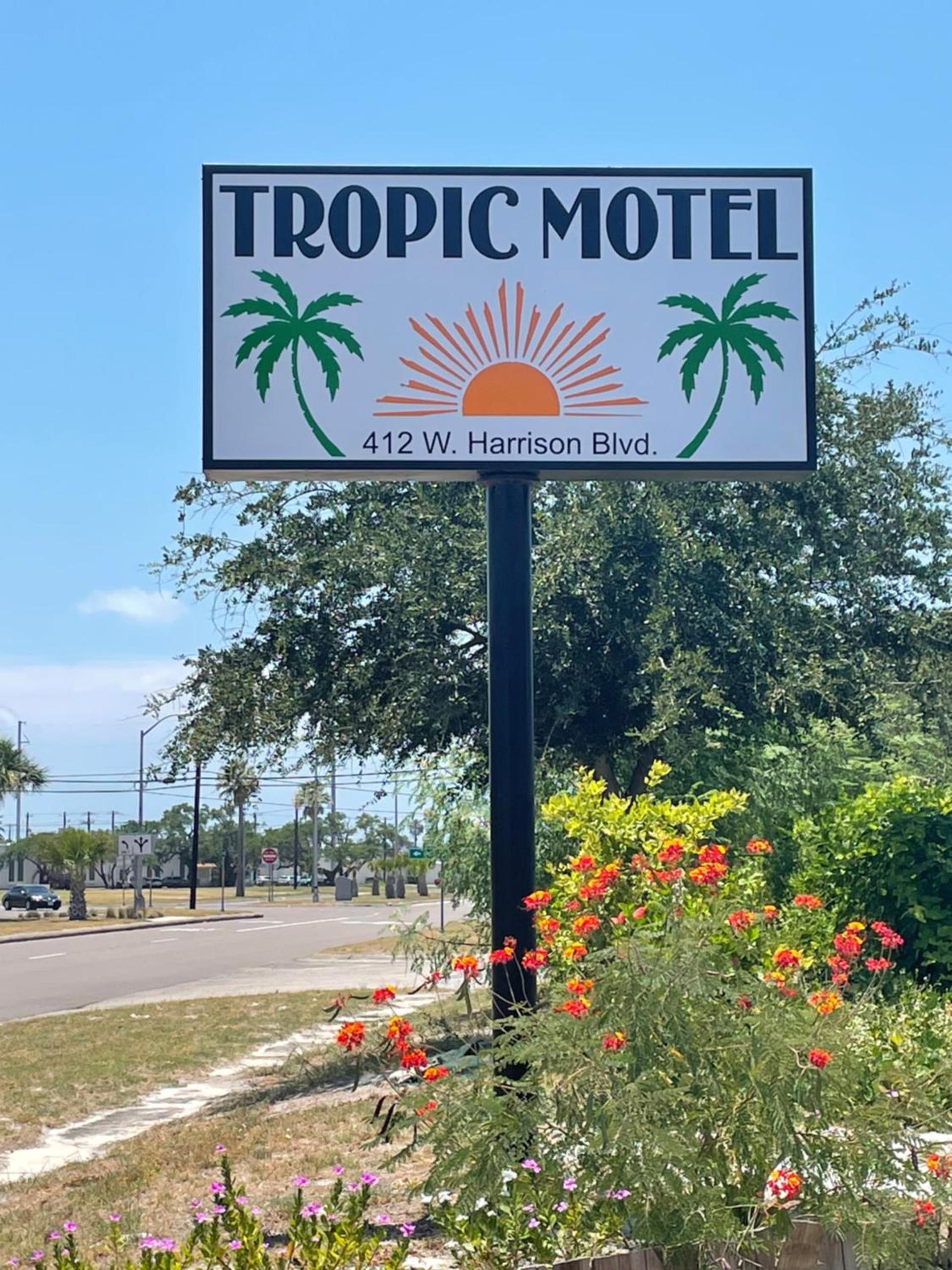 Tropic Motel photo 23