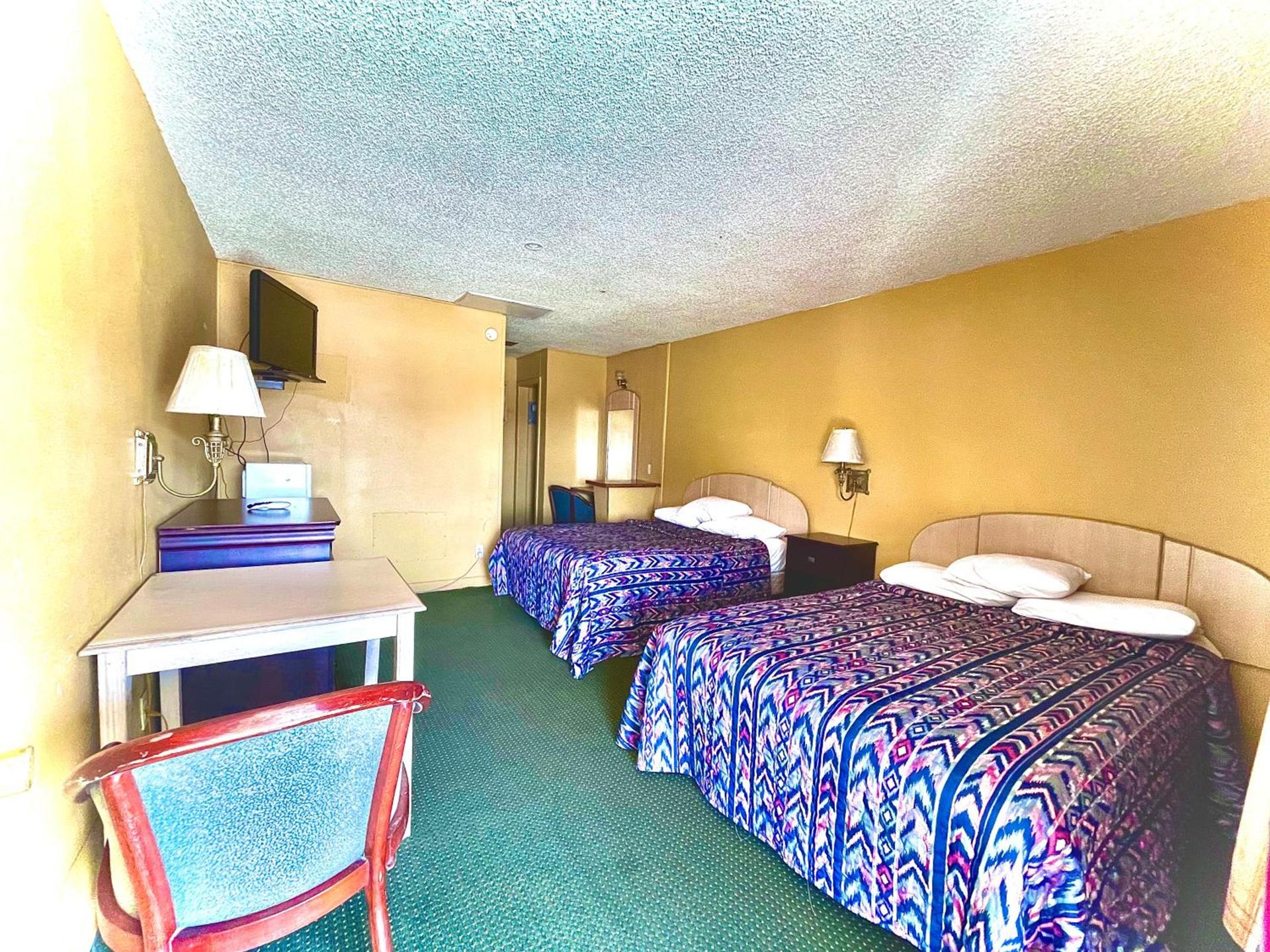 Tropic Motel photo 17