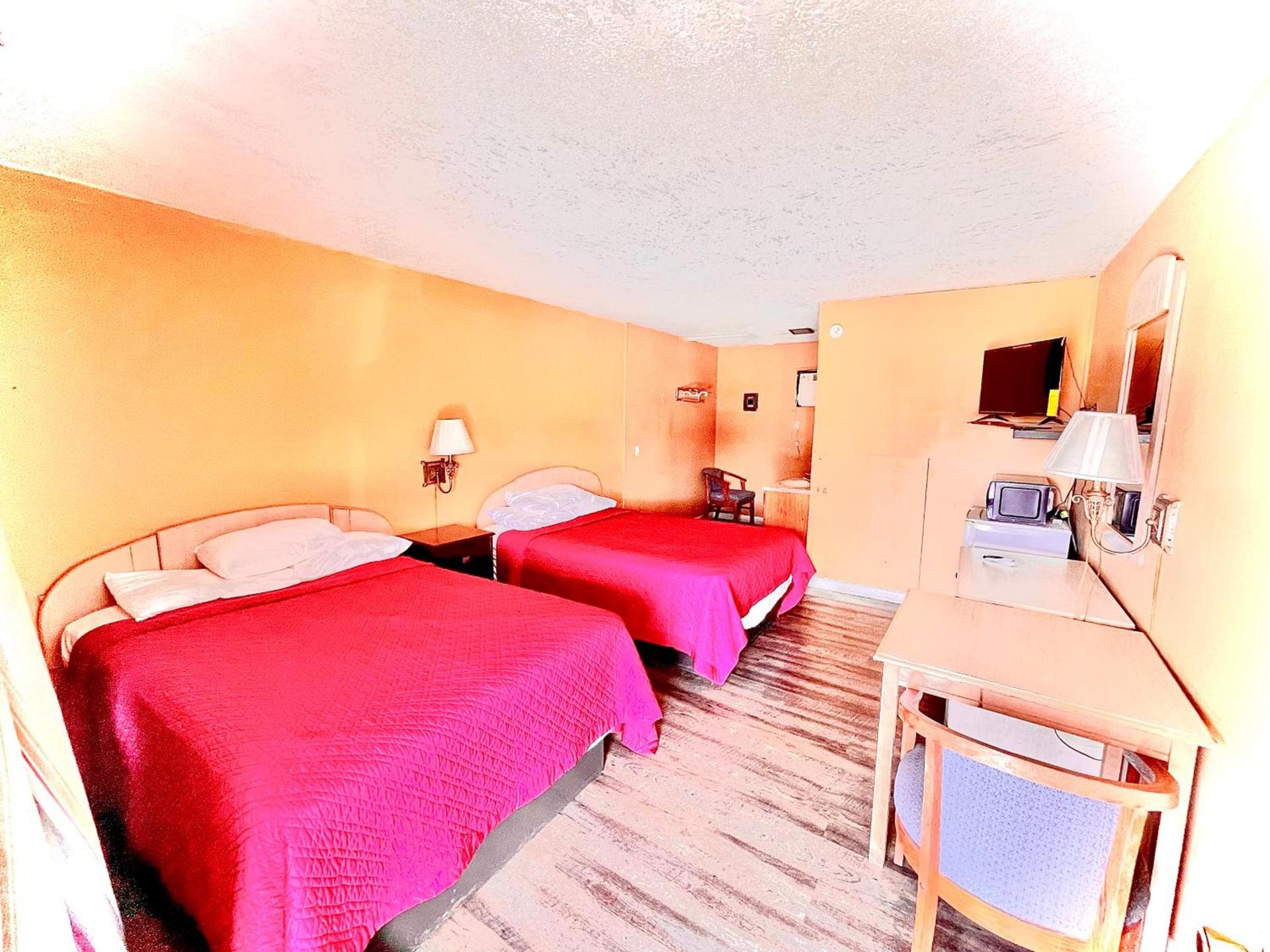 Tropic Motel photo 20