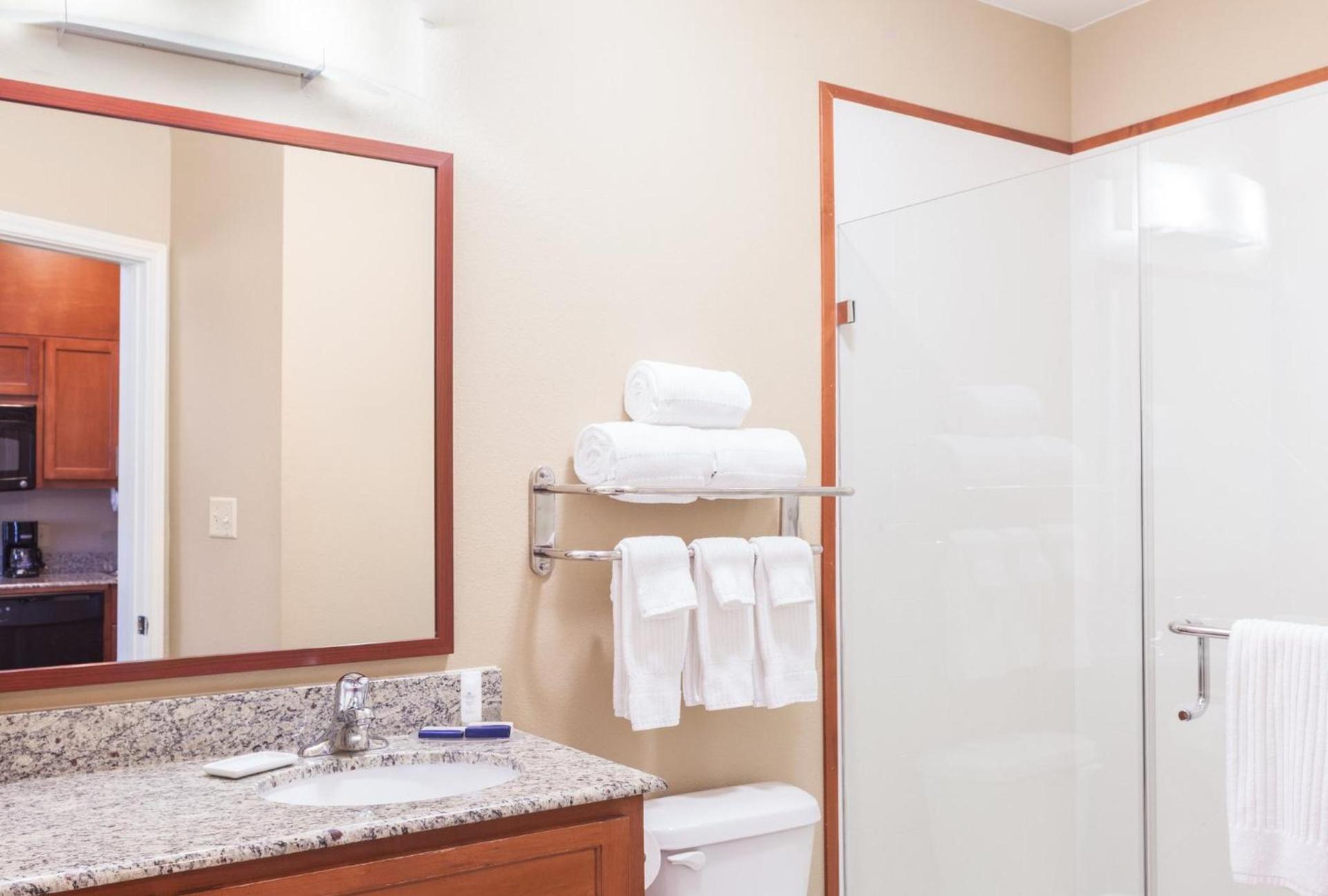 Candlewood Suites Houston I-10 East by IHG photo 57