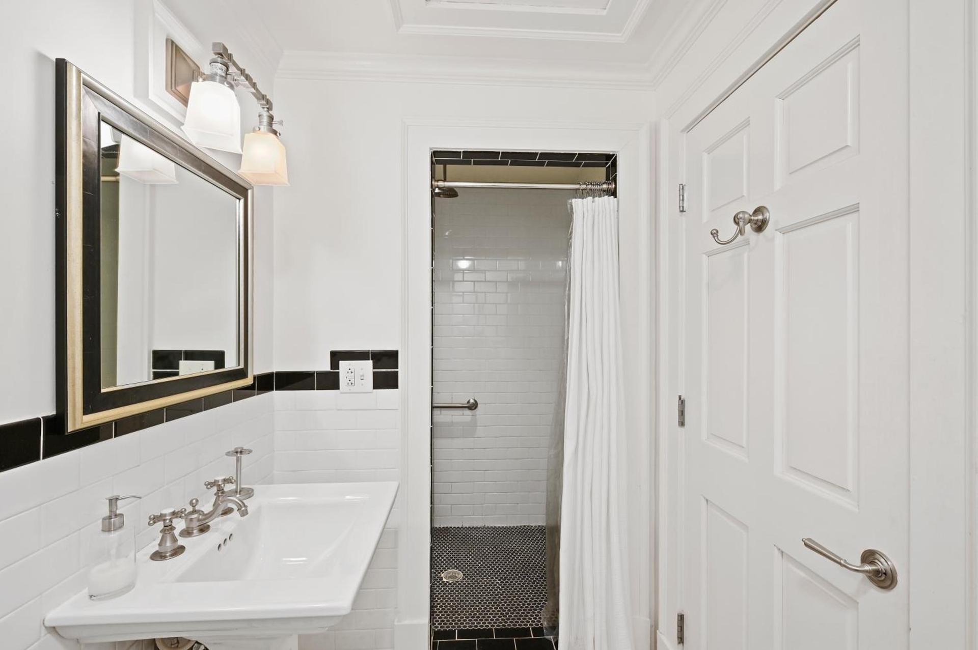 The James Madison Inn photo 62