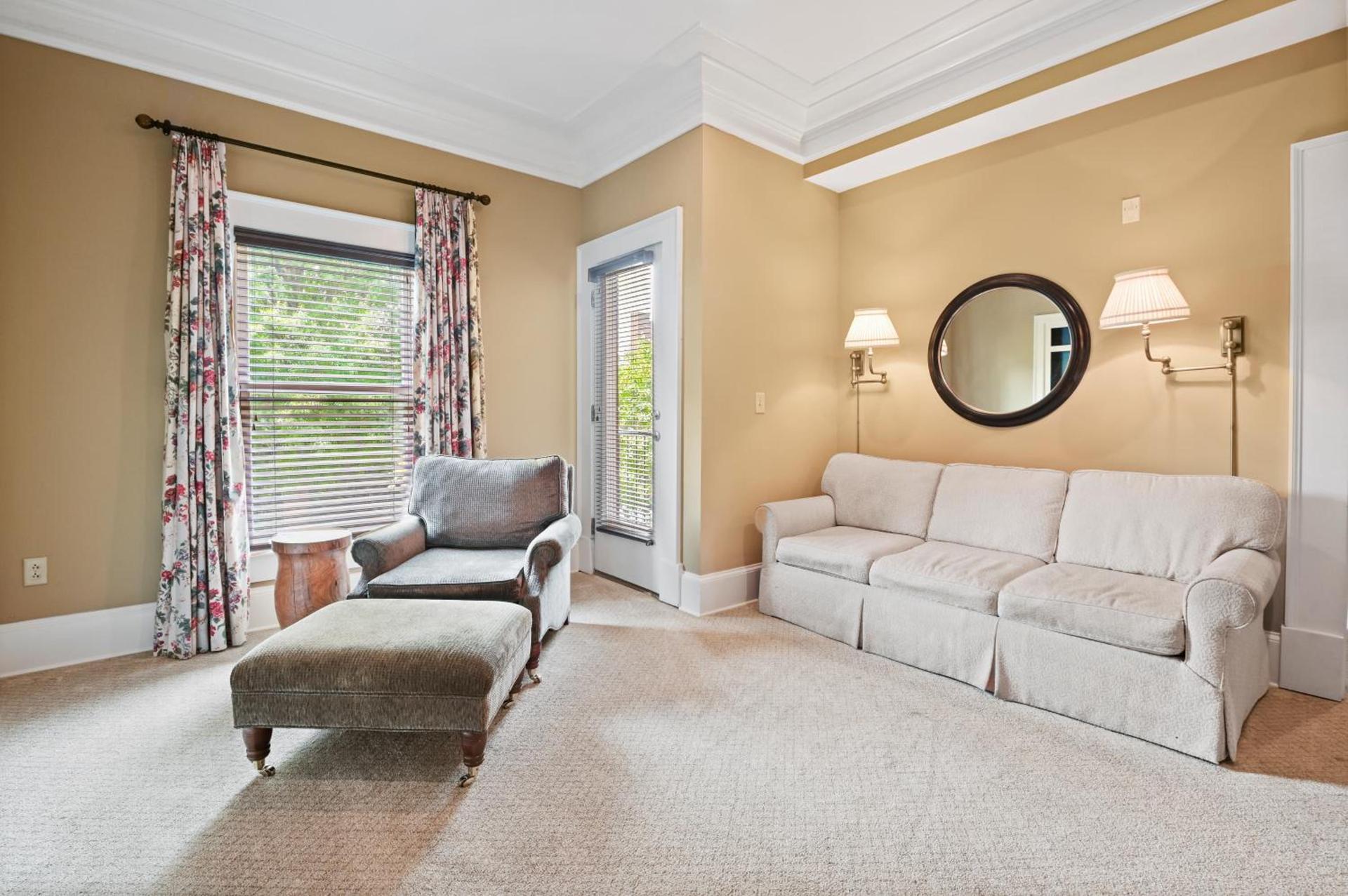 The James Madison Inn photo 68
