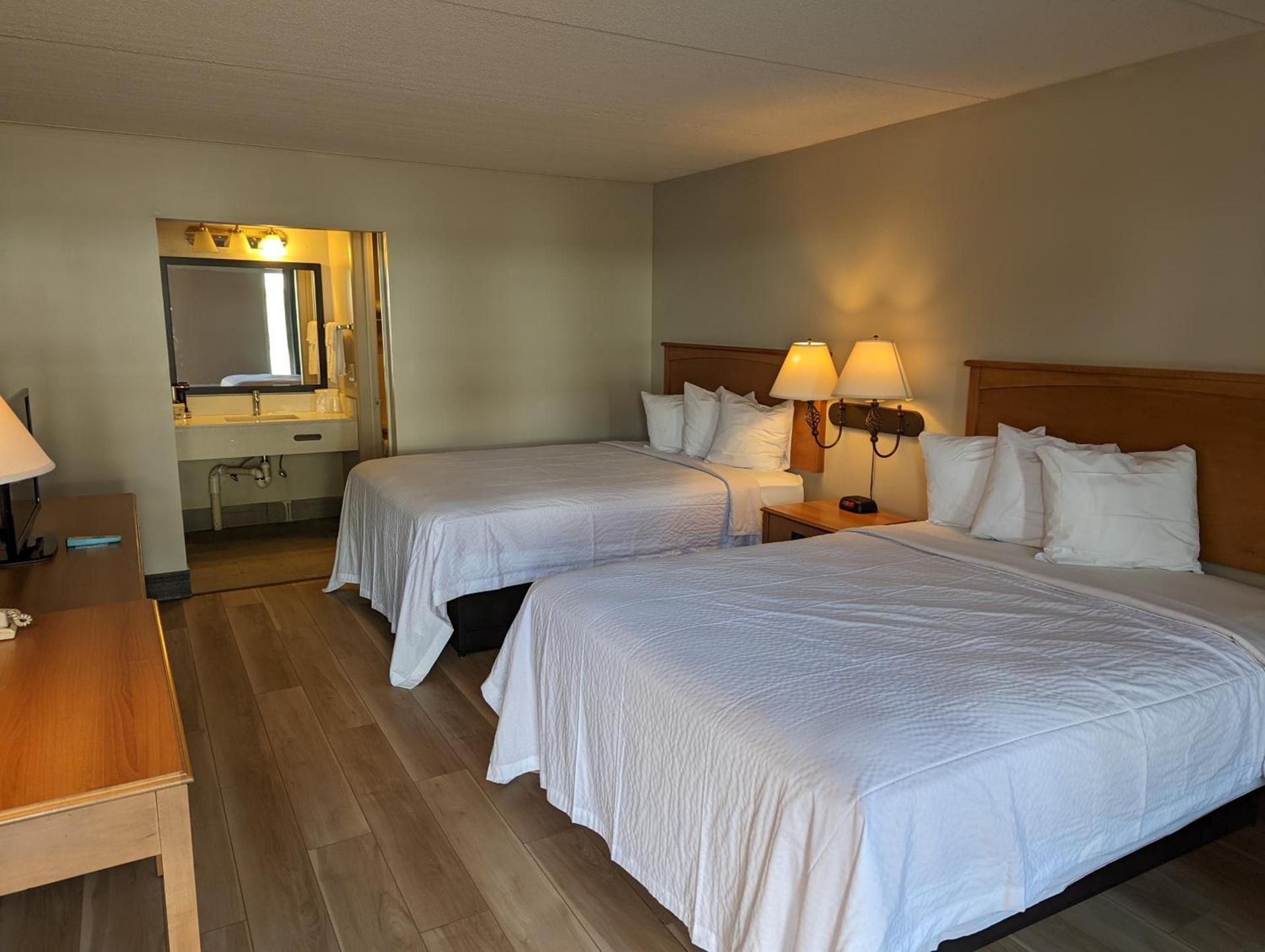 Days Inn by Wyndham Birch Run photo 32