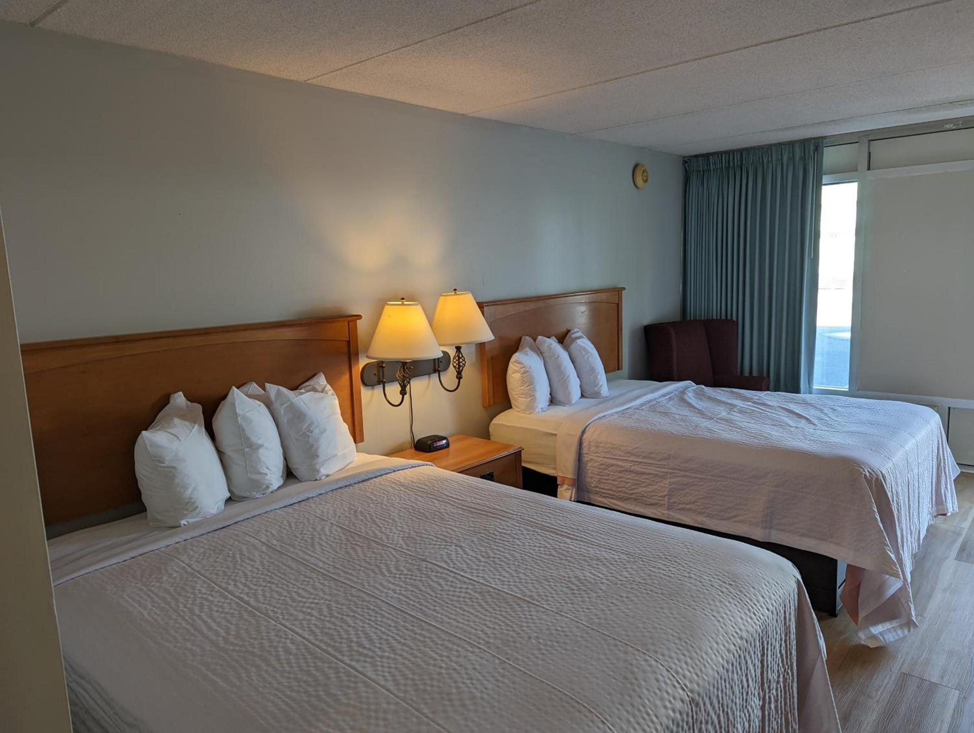 Days Inn by Wyndham Birch Run photo 36