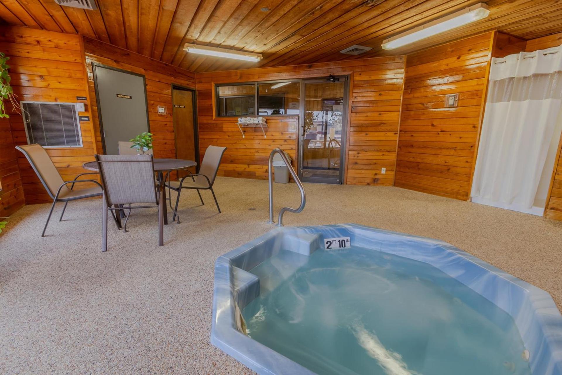 Thunderbird Lodge photo 22