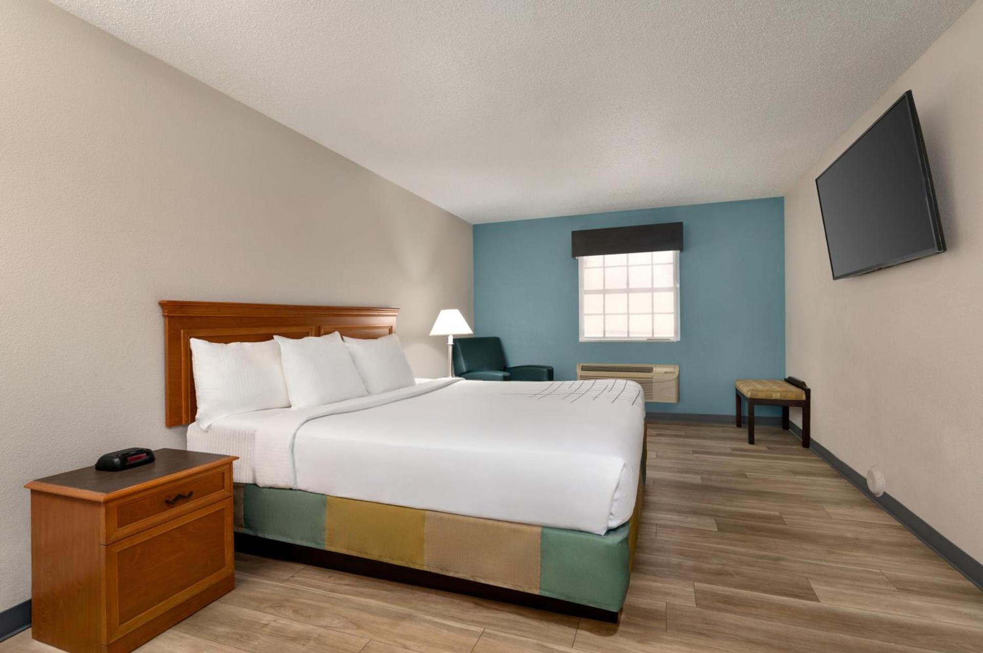 La Quinta Inn by Wyndham Columbus I-70E Reynoldsburg photo 68