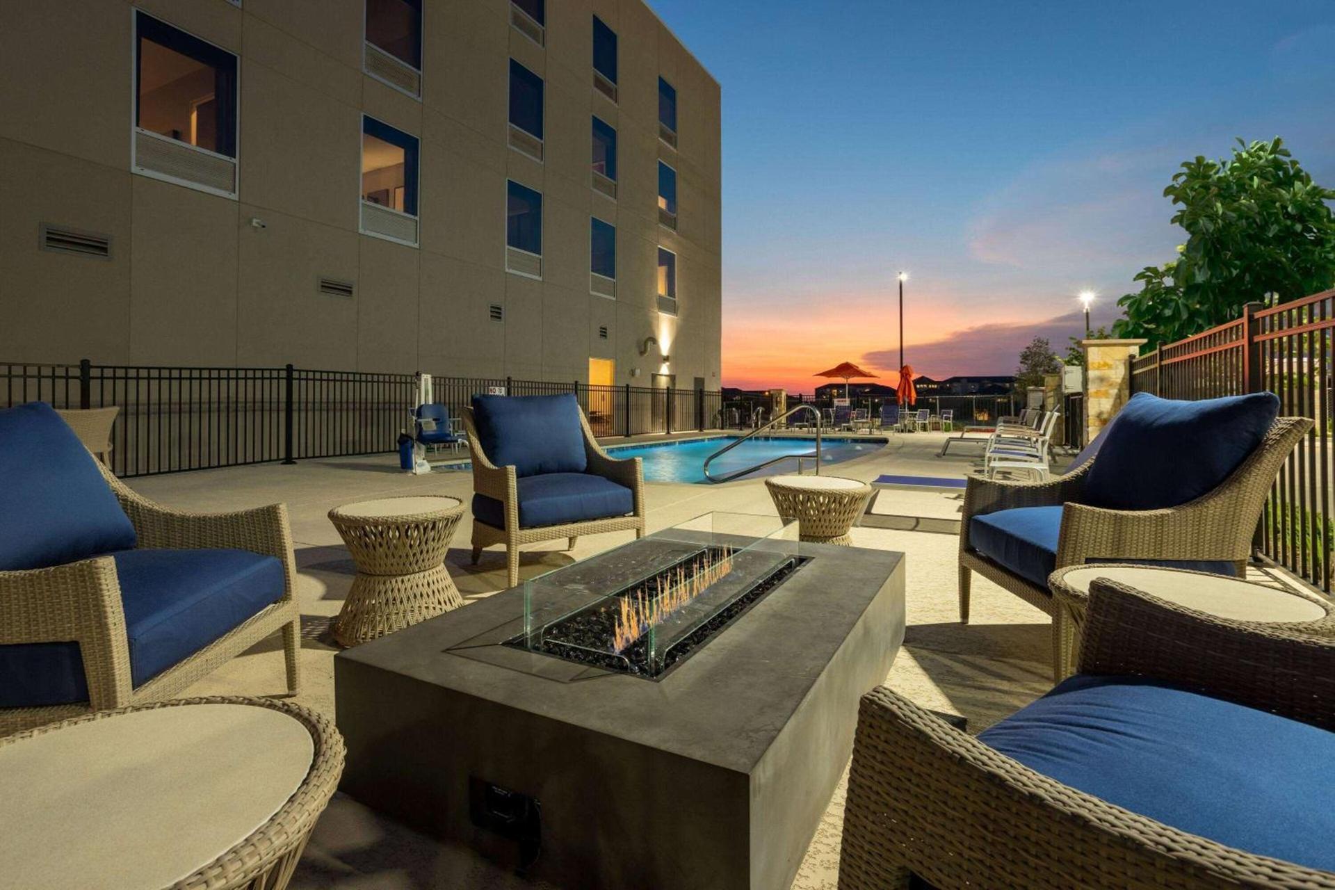 La Quinta Inn & Suites by Wyndham Pflugerville photo 33