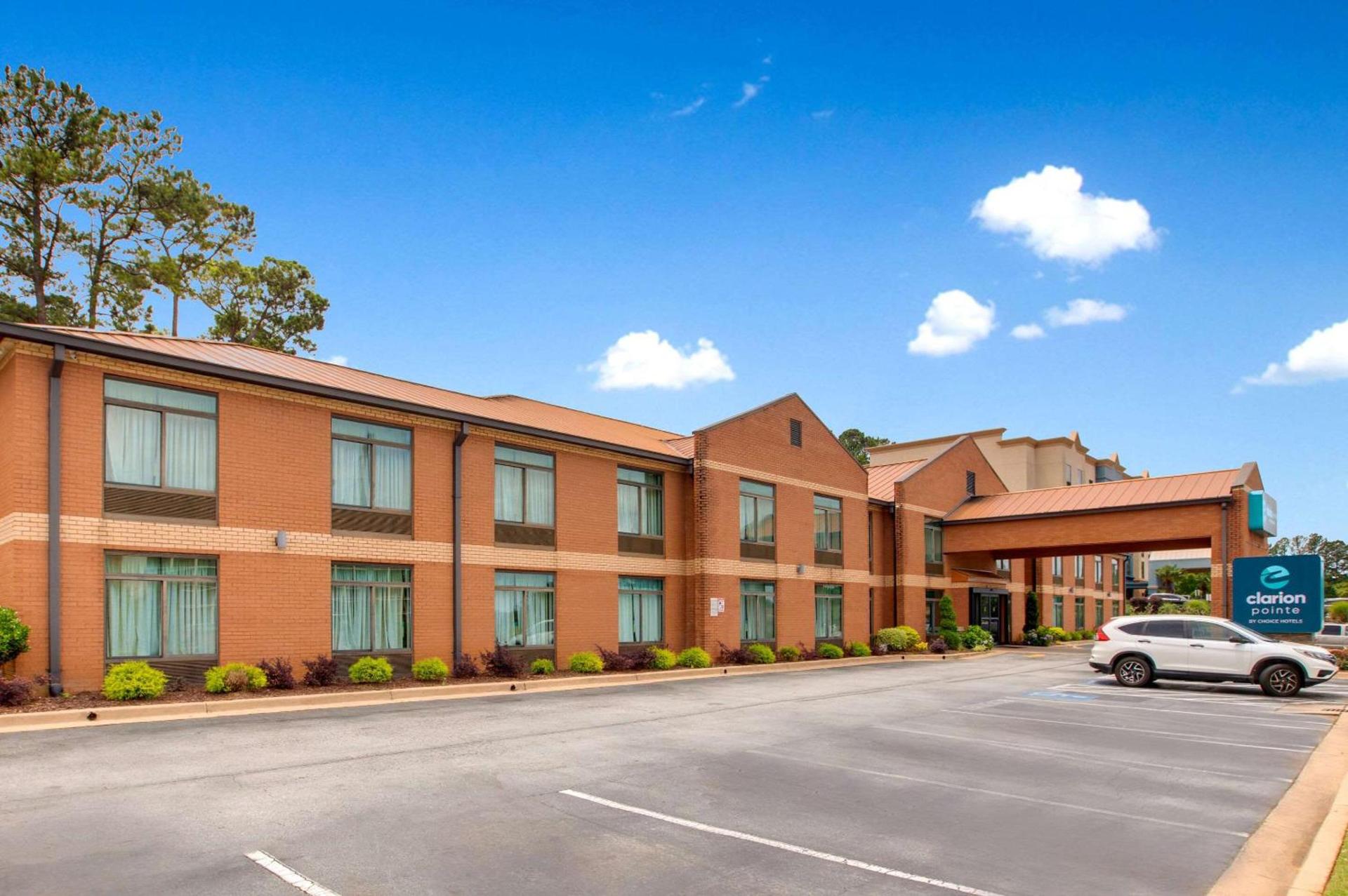 Clarion Pointe Atlanta Airport College Park photo 2