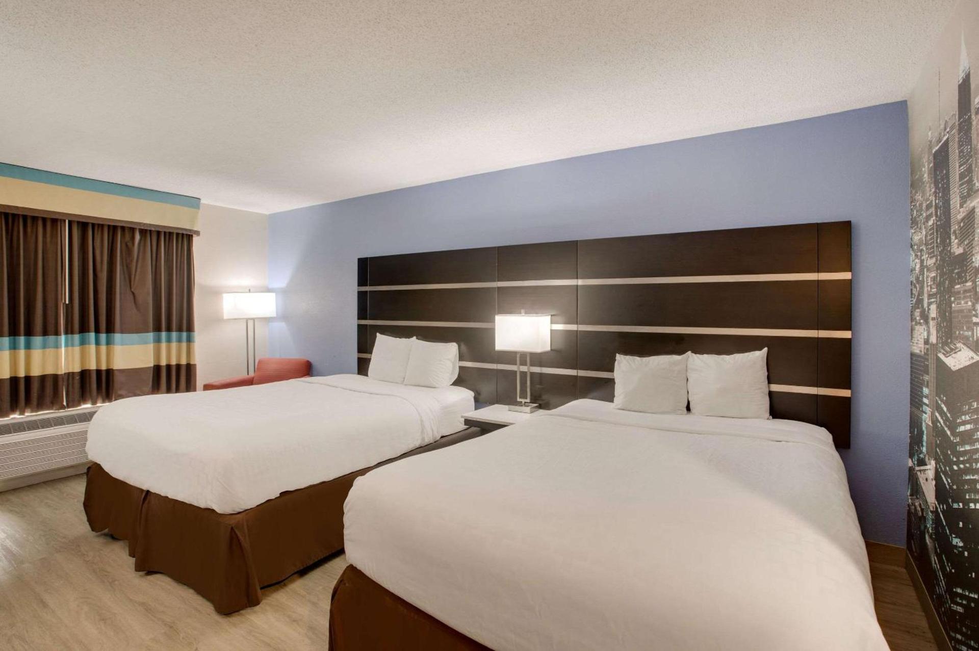 Clarion Pointe Atlanta Airport College Park photo 7