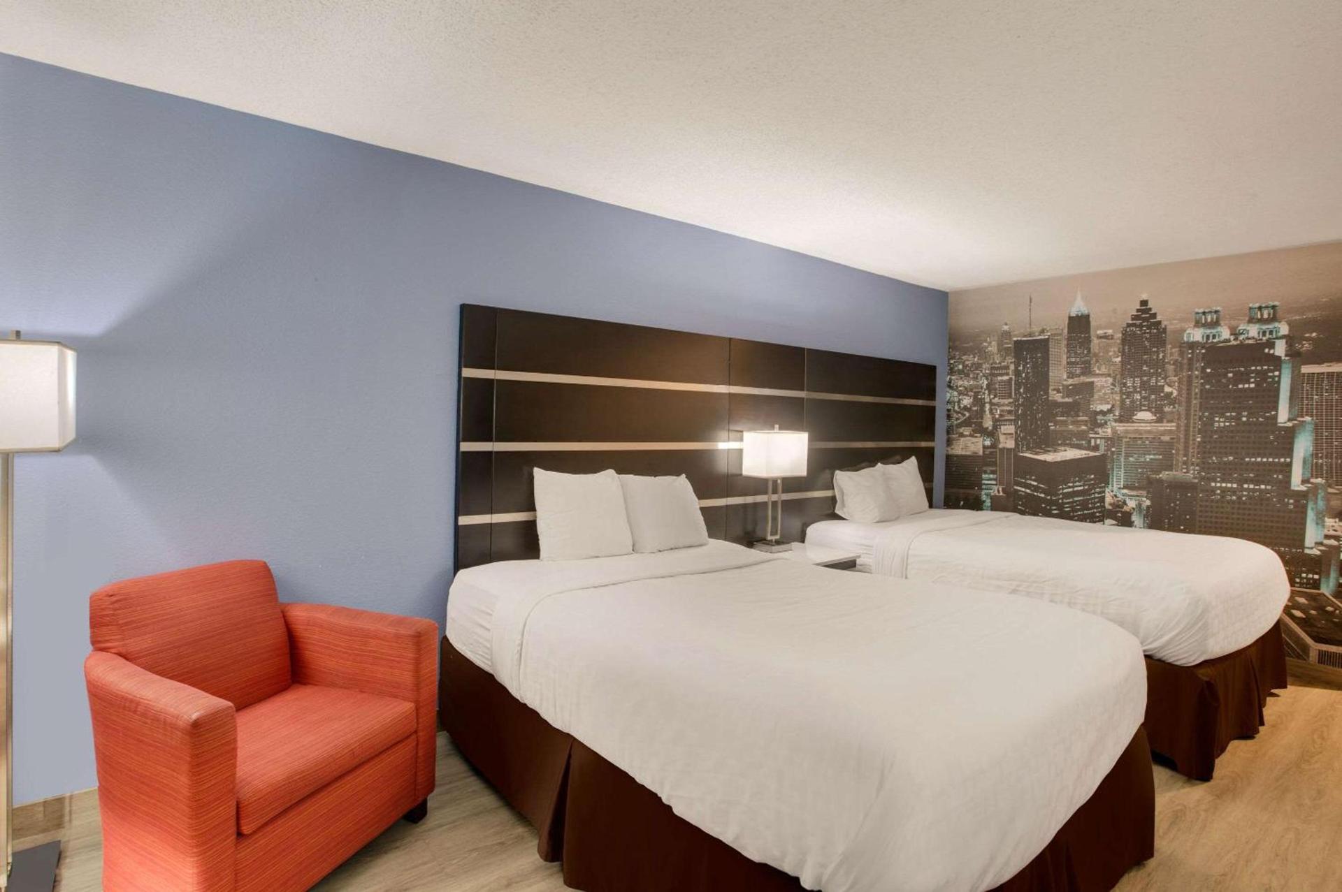 Clarion Pointe Atlanta Airport College Park photo 8