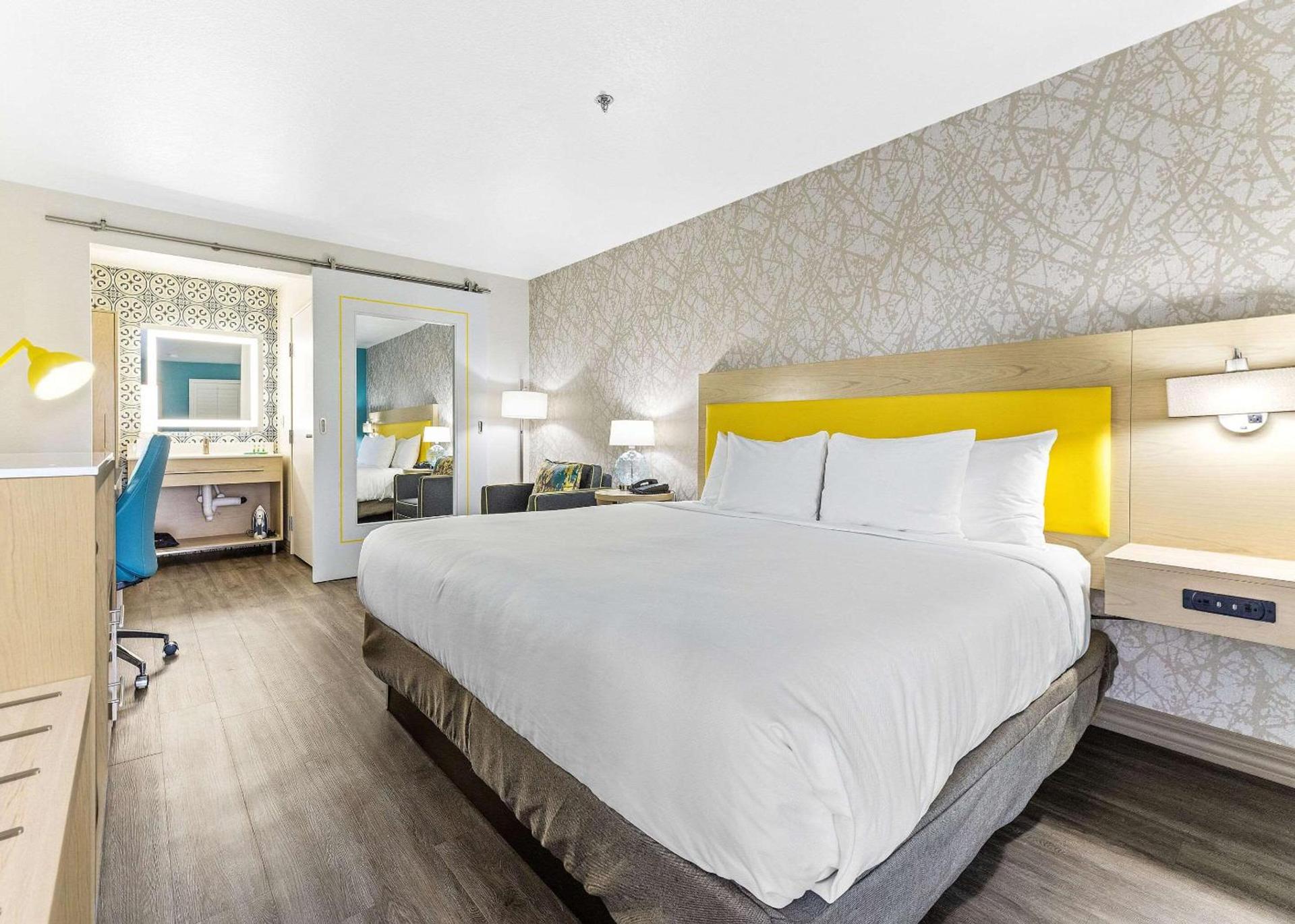 Hillstone Inn Tulare, an Ascend Collection Hotel photo 36