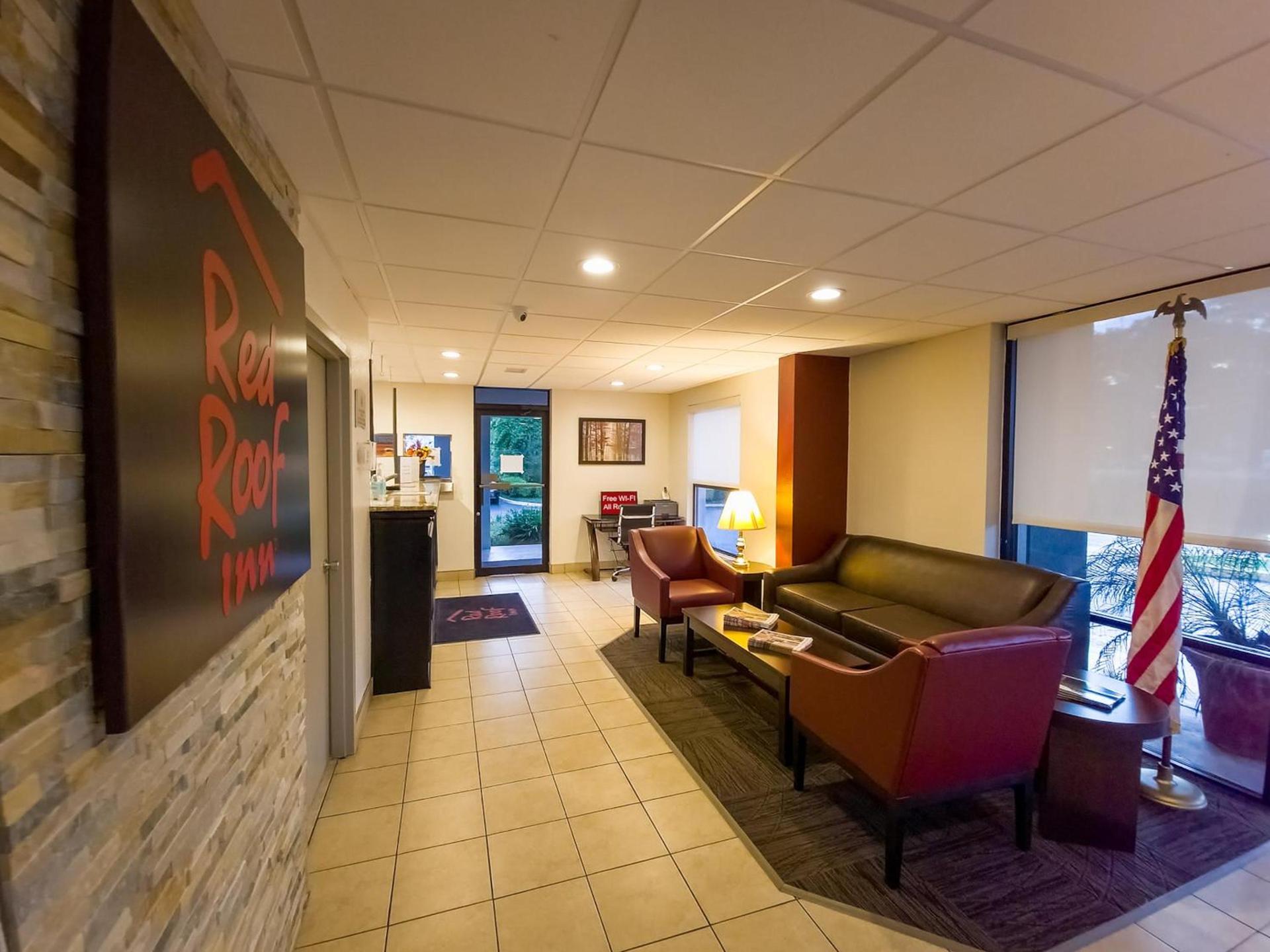 Red Roof Inn Tallahassee East photo 9