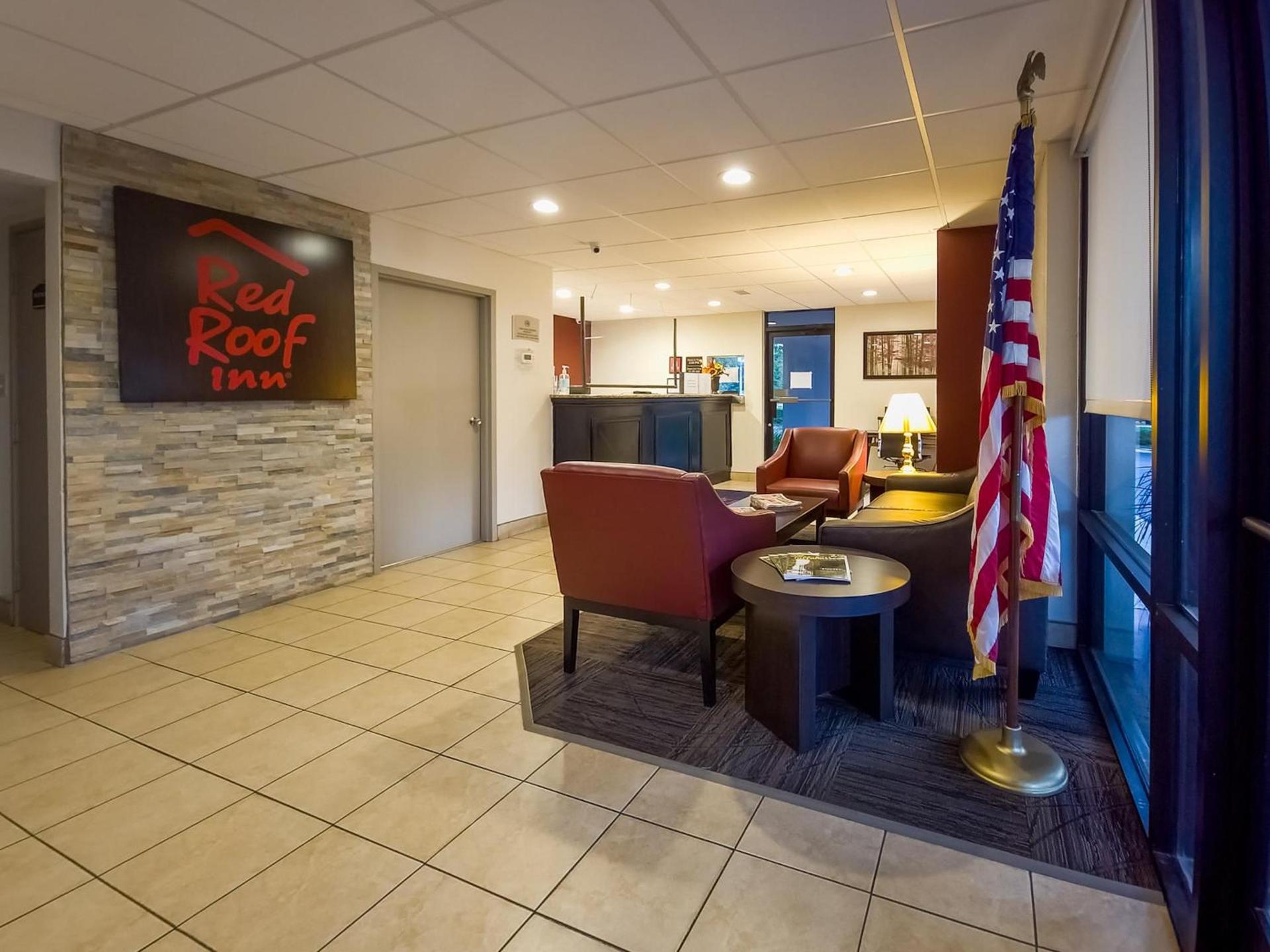 Red Roof Inn Tallahassee East photo 8