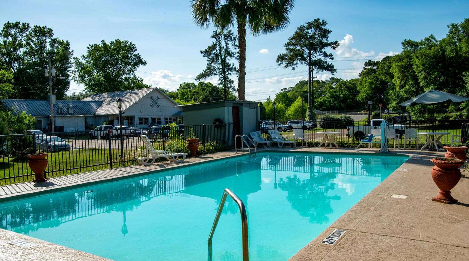 Red Roof Inn Tallahassee East photo 12