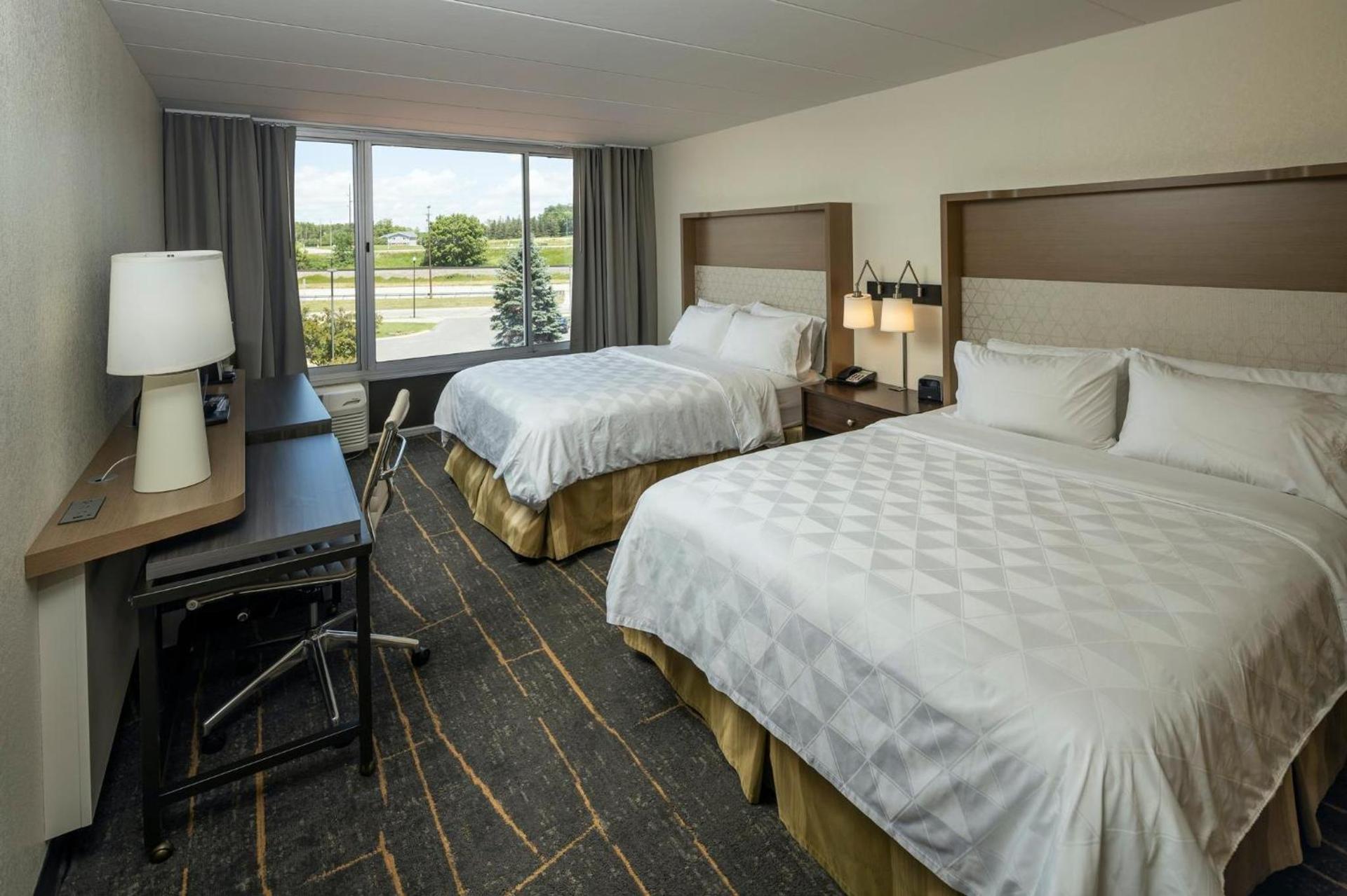 Holiday Inn Detroit Lakes - Lakefront by IHG photo 11