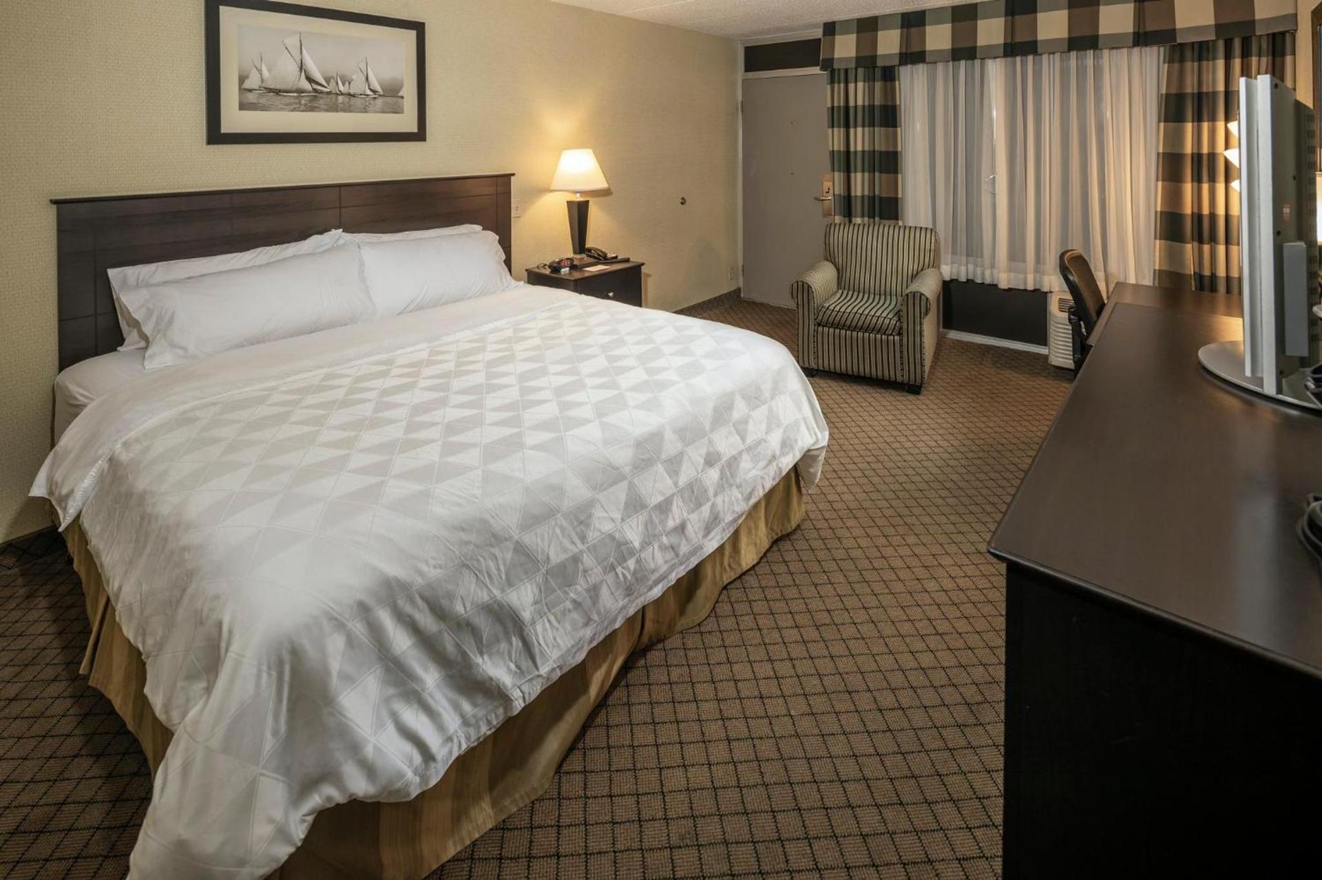 Holiday Inn Detroit Lakes - Lakefront by IHG photo 4