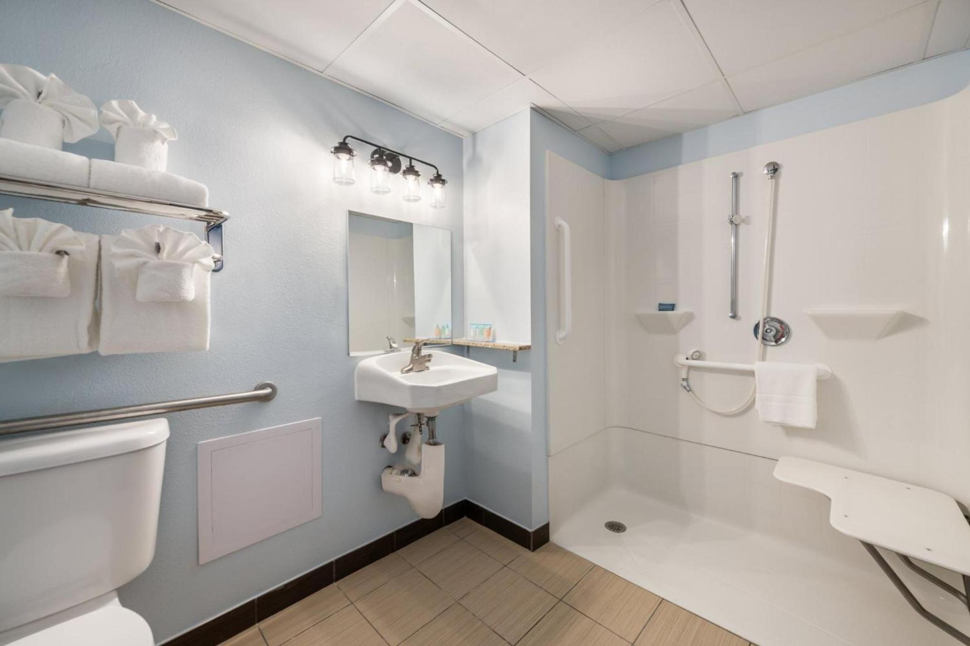 Garner Hotel Virginia Beach North by IHG photo 44
