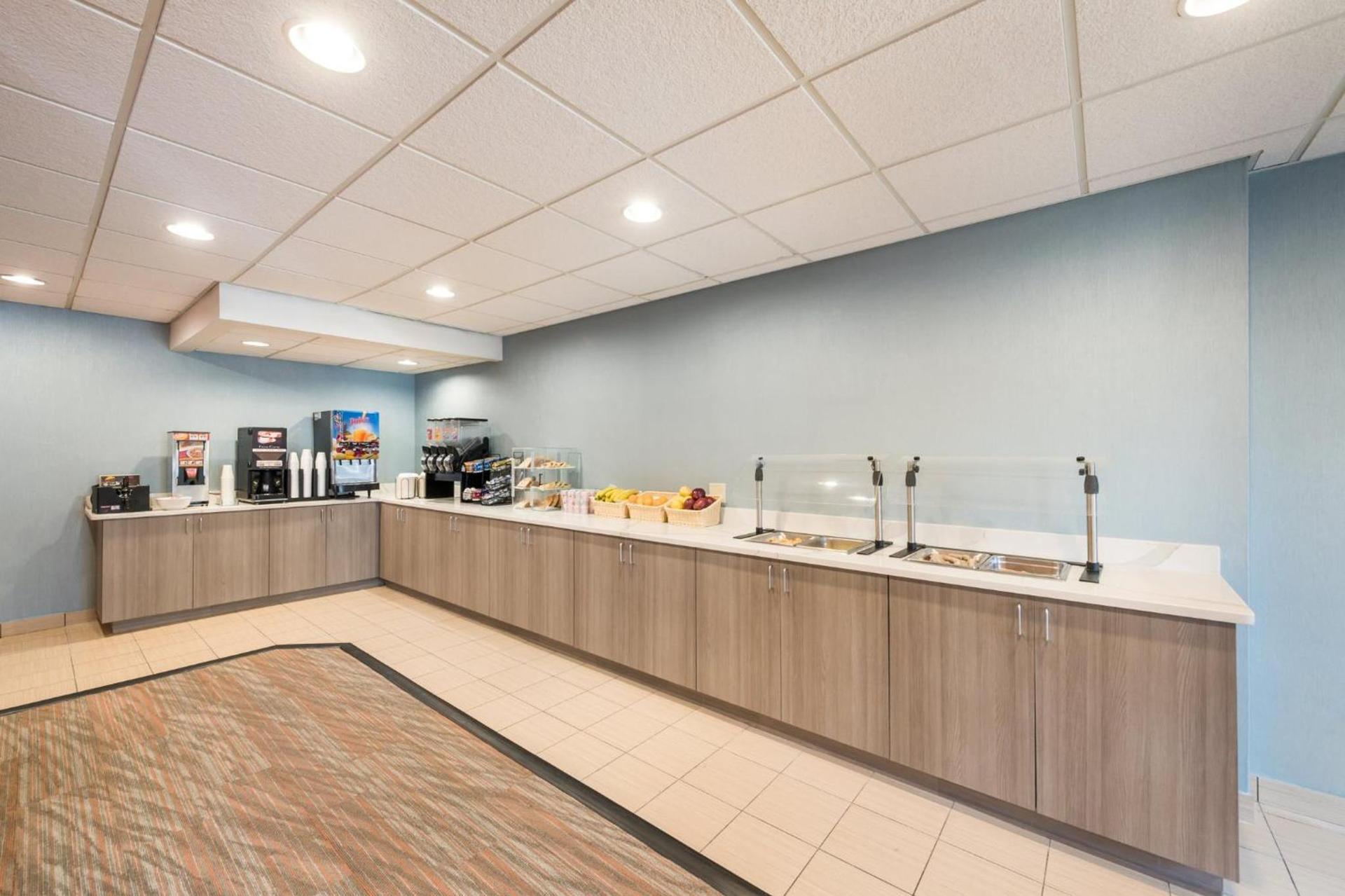 Garner Hotel Virginia Beach North by IHG photo 13