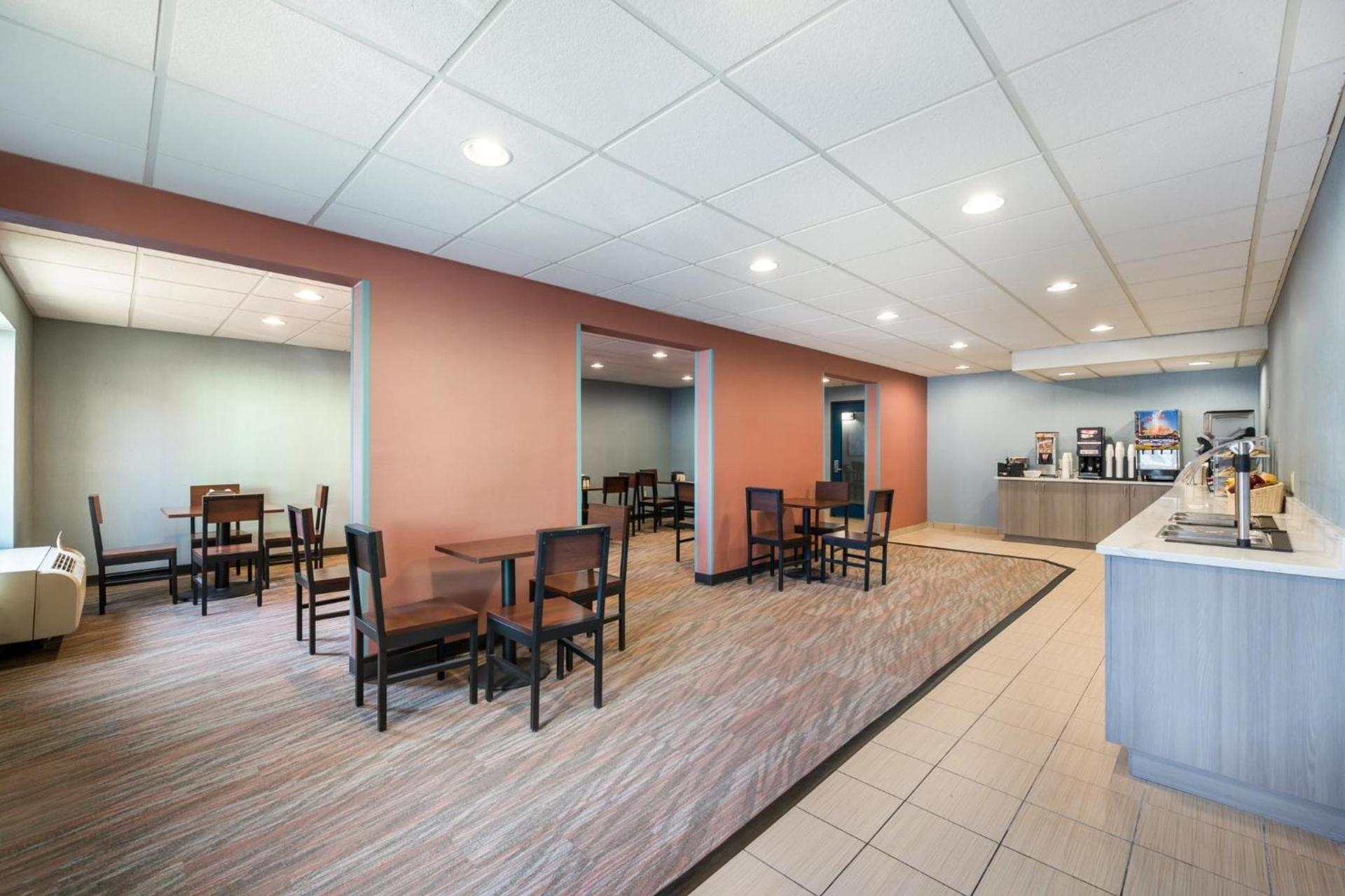 Garner Hotel Virginia Beach North by IHG photo 9