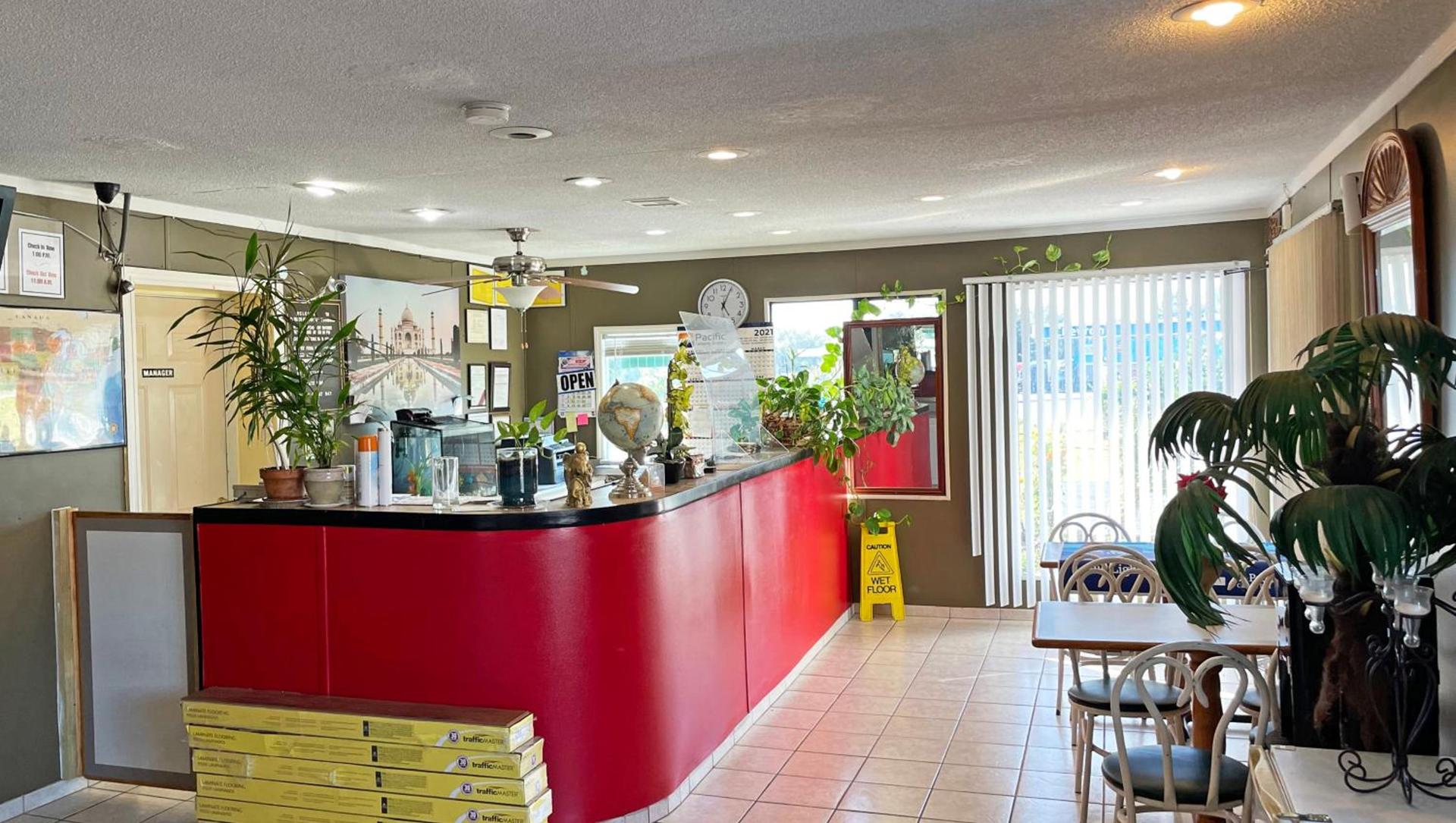 Express Inn Thomson photo 12